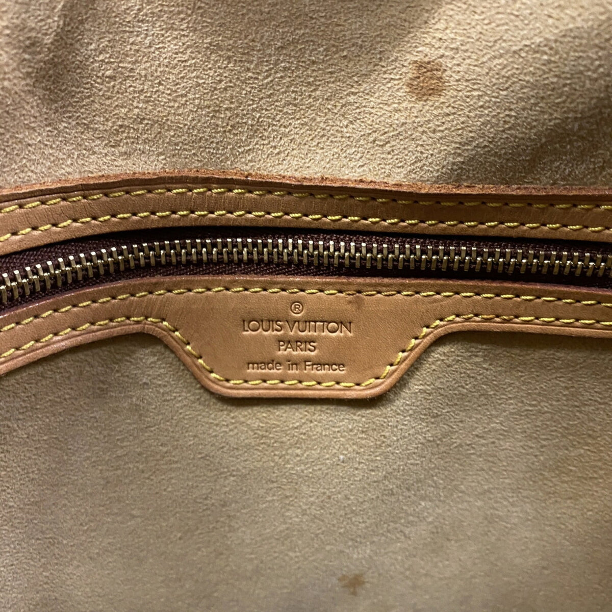 Louis Vuitton Brown Shoulder Bag (Pre-Owned)