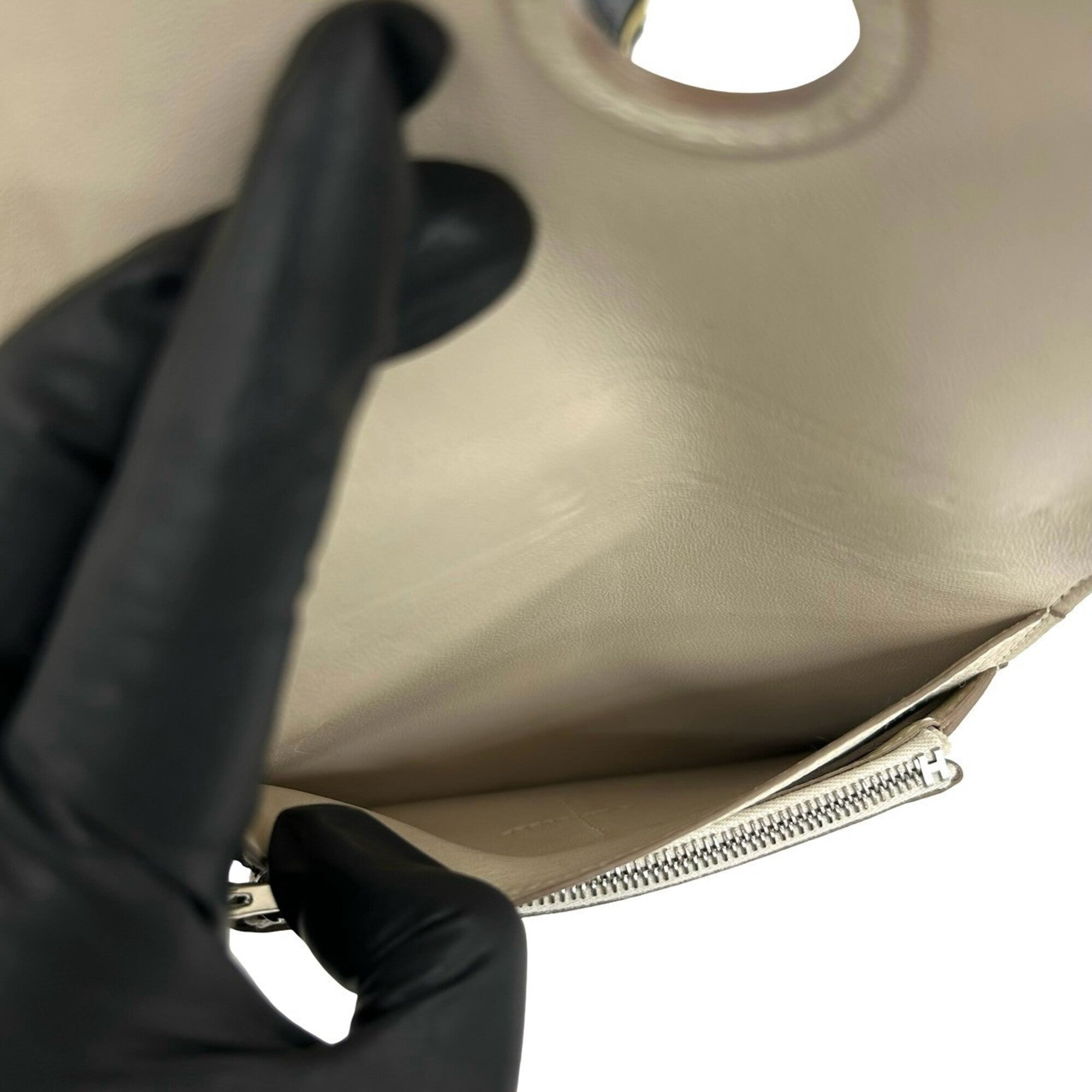 Hermes White Taurillon Clemence Leather Wallet (Bi-Fold) (Pre-Owned)