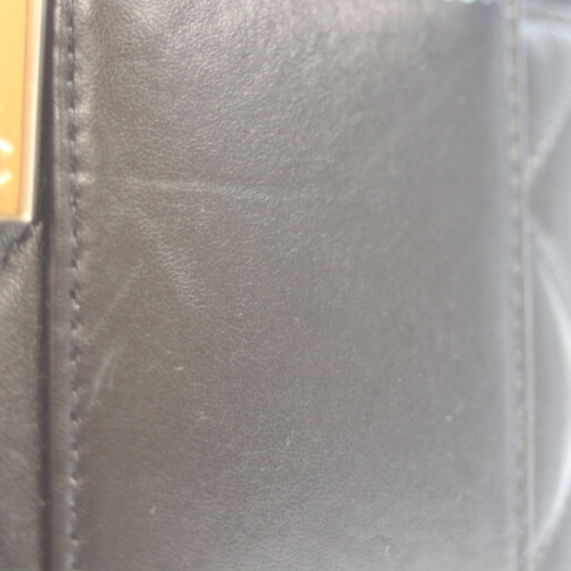Chanel Black Leather Shoulder Bag (Pre-Owned)