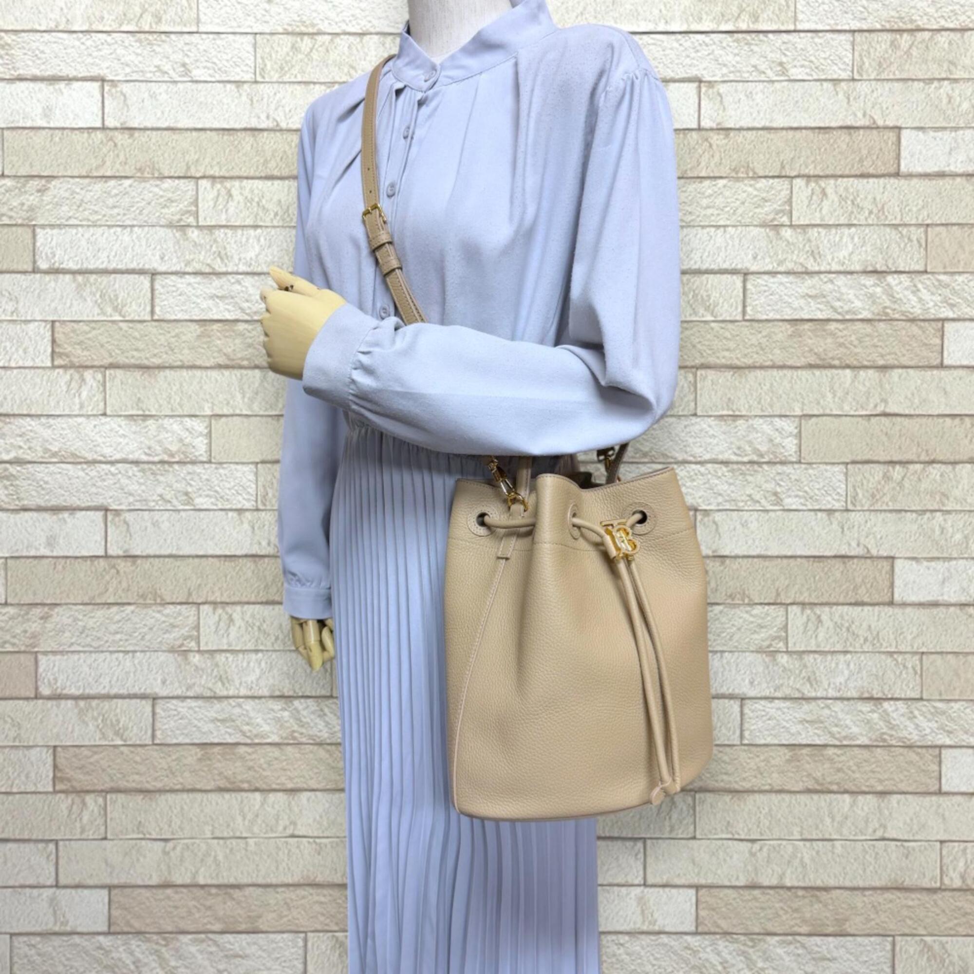 Burberry Beige Leather Shoulder Bag (Pre-Owned)