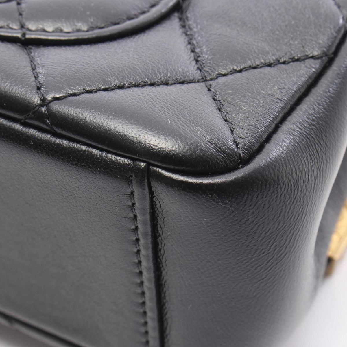 Chanel Black Leather Handbag Shoulder Bag (Pre-Owned)