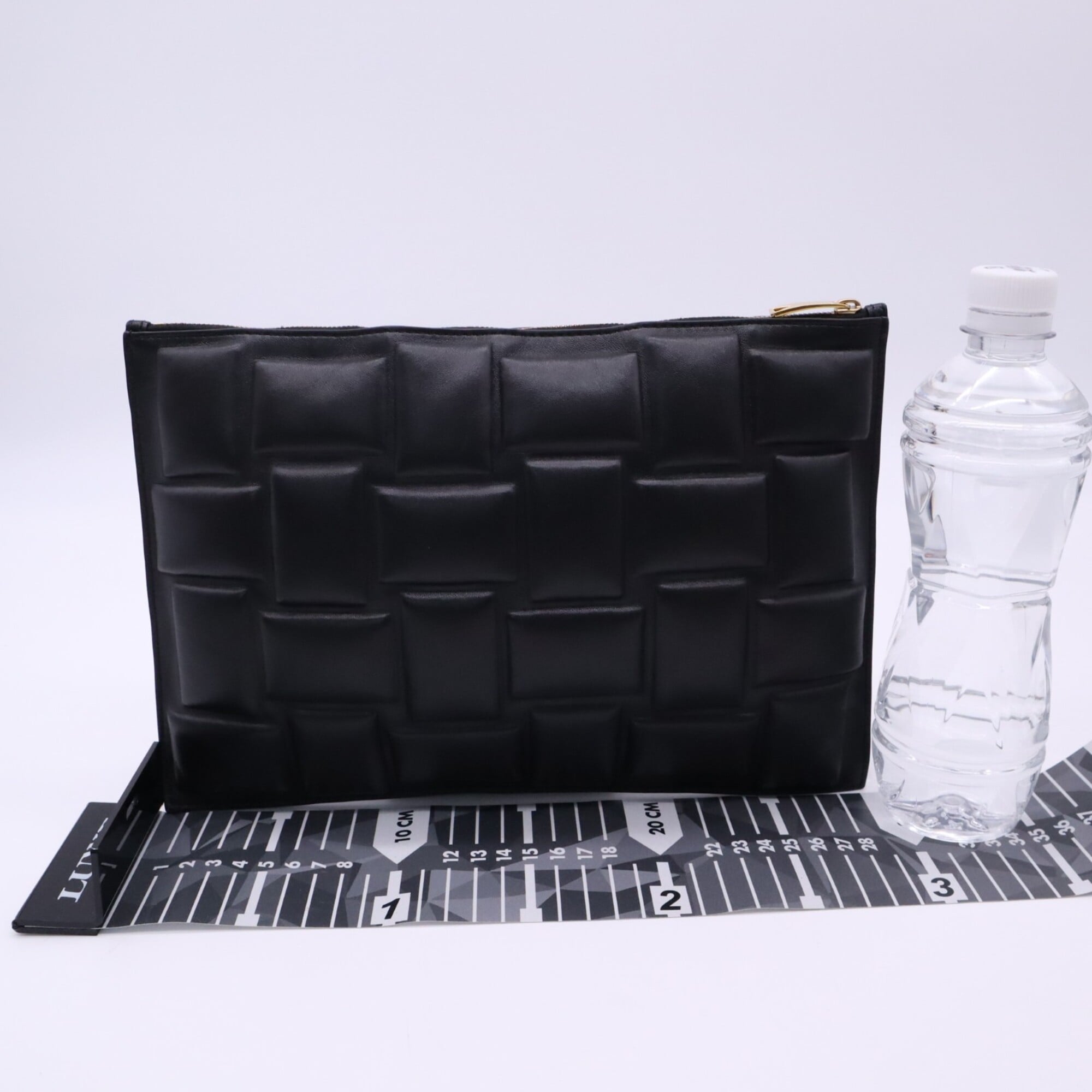 Bottega Veneta Black Leather Clutch Bag (Pre-Owned)