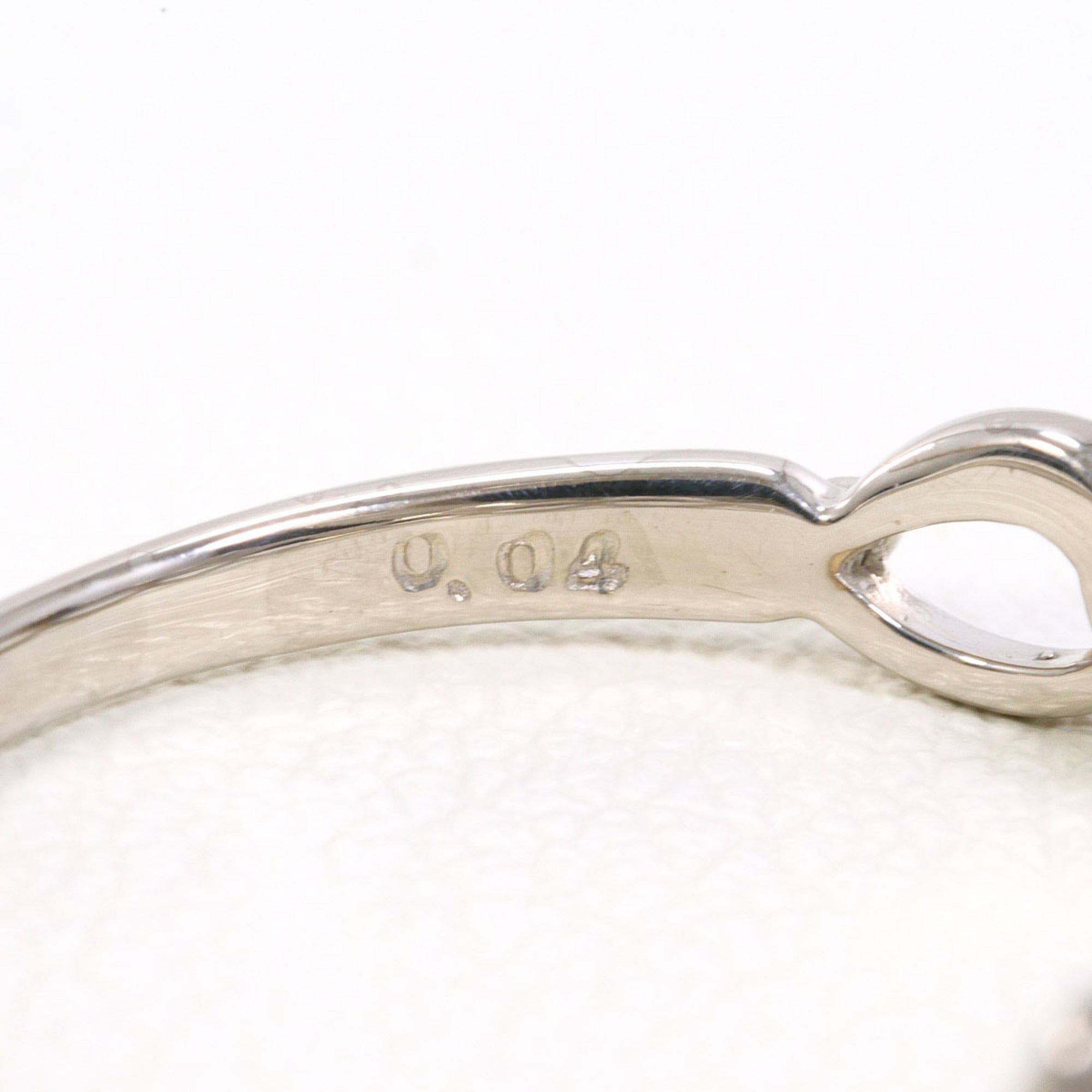 Unbranded White Gold White Gold (18K) Band Ring (Pre-Owned)
