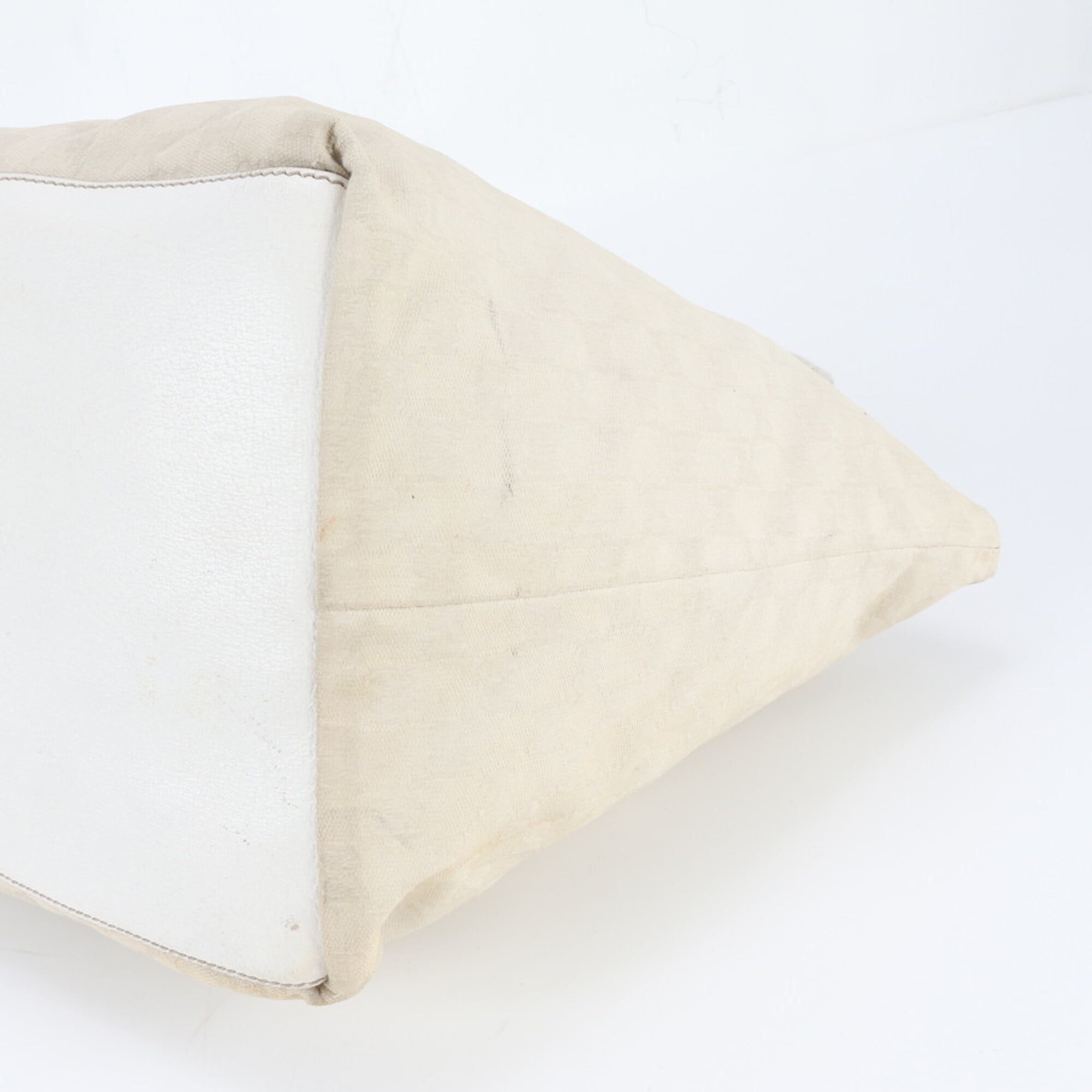 Gucci Beige White Gg Canvas Handbag Tote Bag (Pre-Owned)