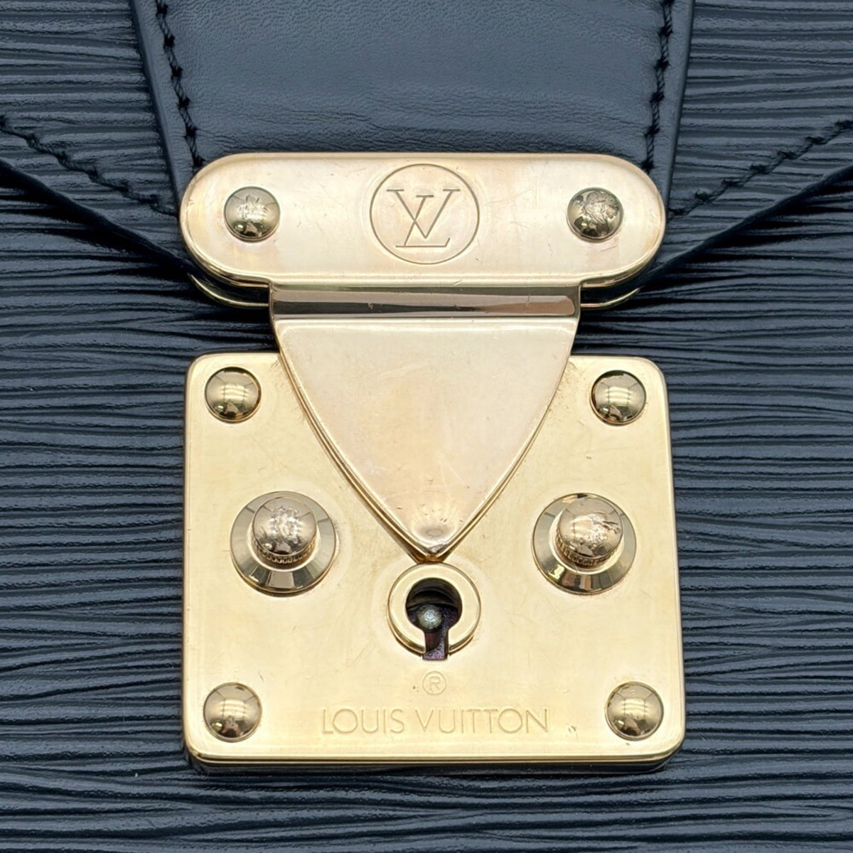 Louis Vuitton Noir Epi Leather Clutch Bag Pochette (Pre-Owned)