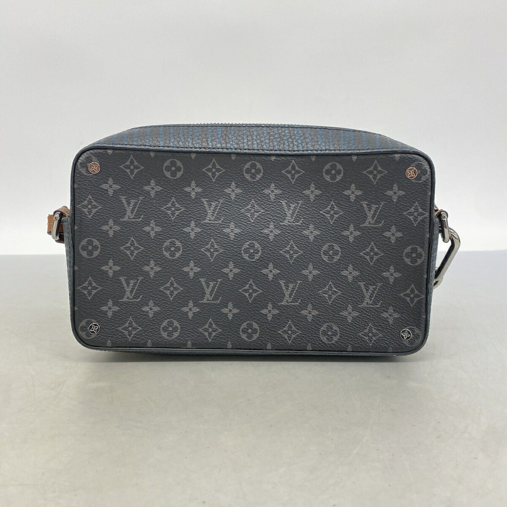 Louis Vuitton Black Shoulder Bag (Pre-Owned)