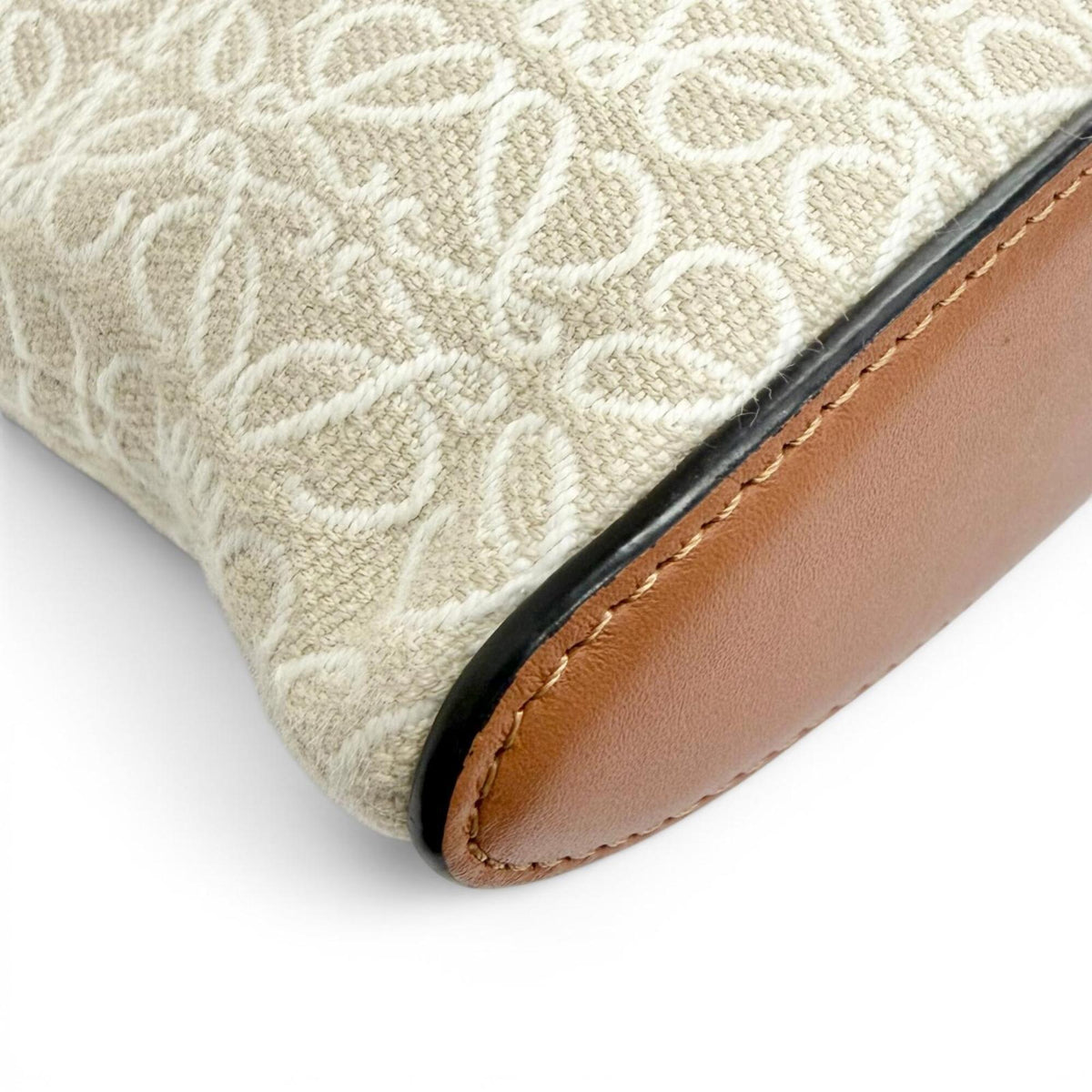 Loewe Beige Brown Leather Clutch Bag Pouch (Pre-Owned)