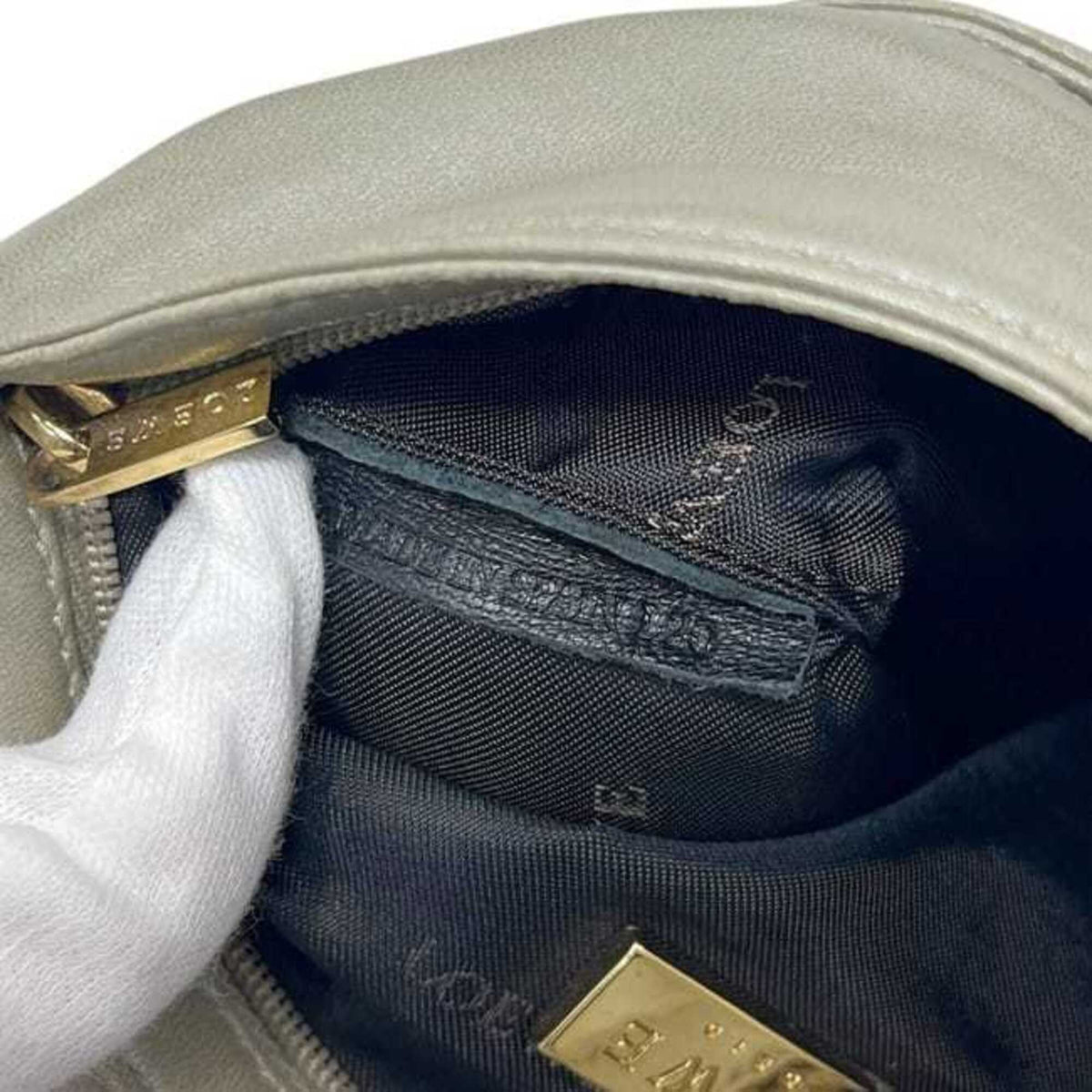 Loewe Metallic Silver Nappa Leather Pochette Shoulder Bag (Pre-Owned)