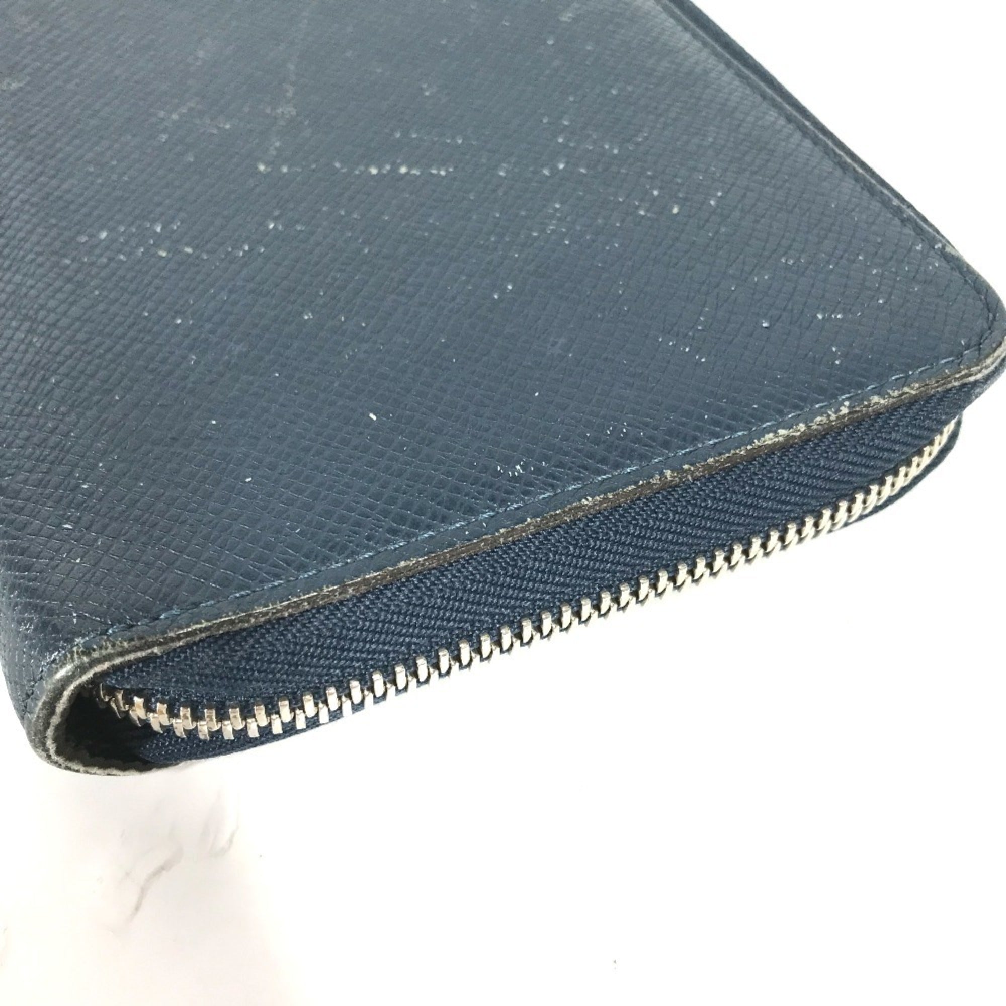 Louis Vuitton Taiga Blue Taiga Leather Long Wallet (Bi-Fold) (Pre-Owned)