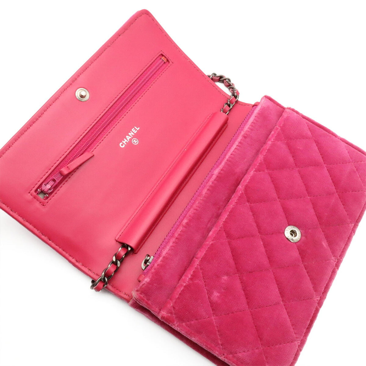 Chanel Pink Shoulder Bag (Pre-Owned)
