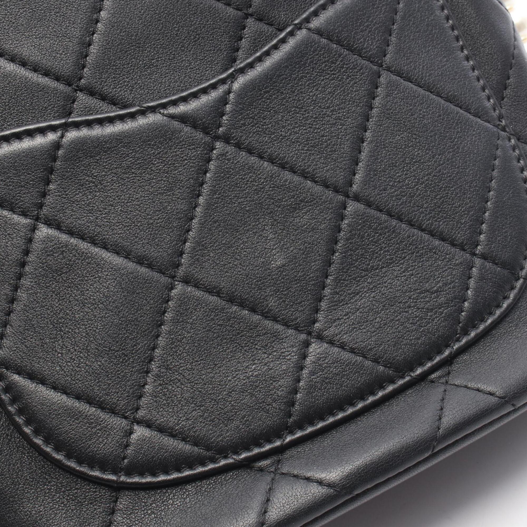 Chanel Matelasse Black Leather Handbag Shoulder Bag (Pre-Owned)