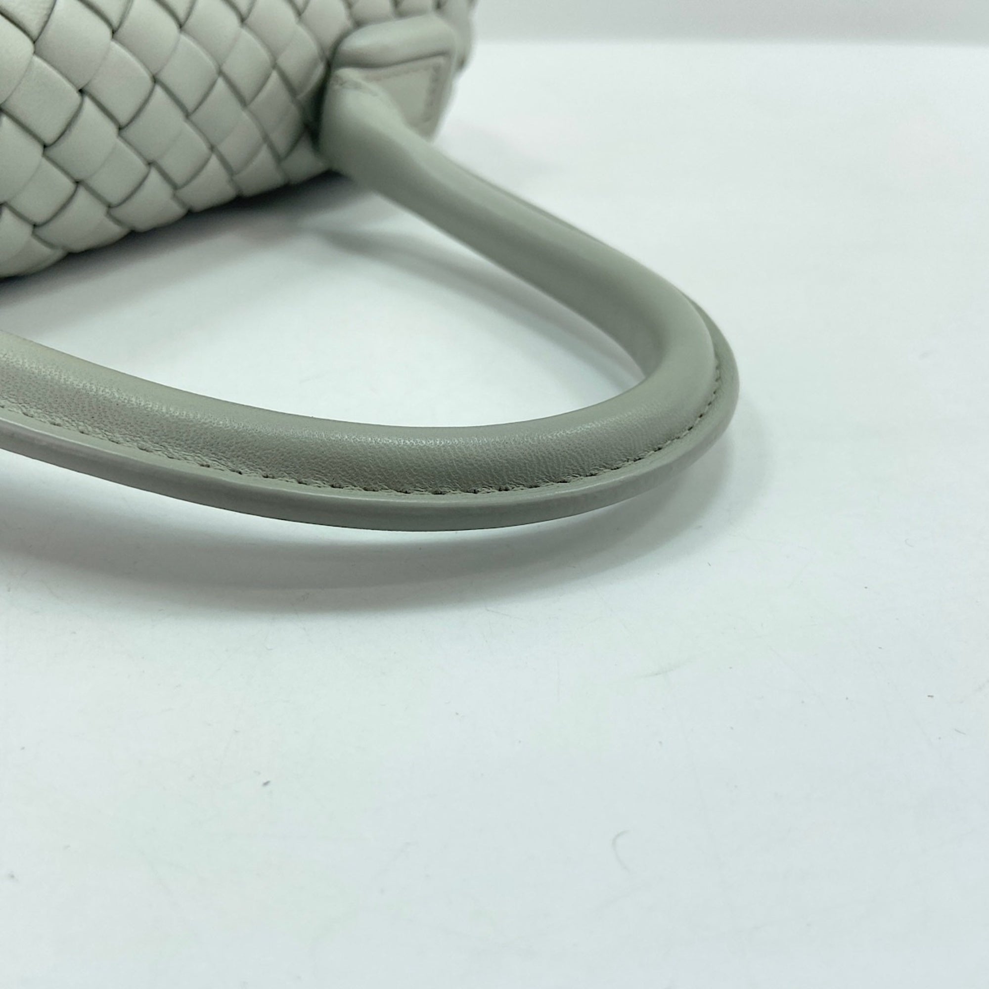 Bottega Veneta Gray Handbag Shoulder Bag (Pre-Owned)
