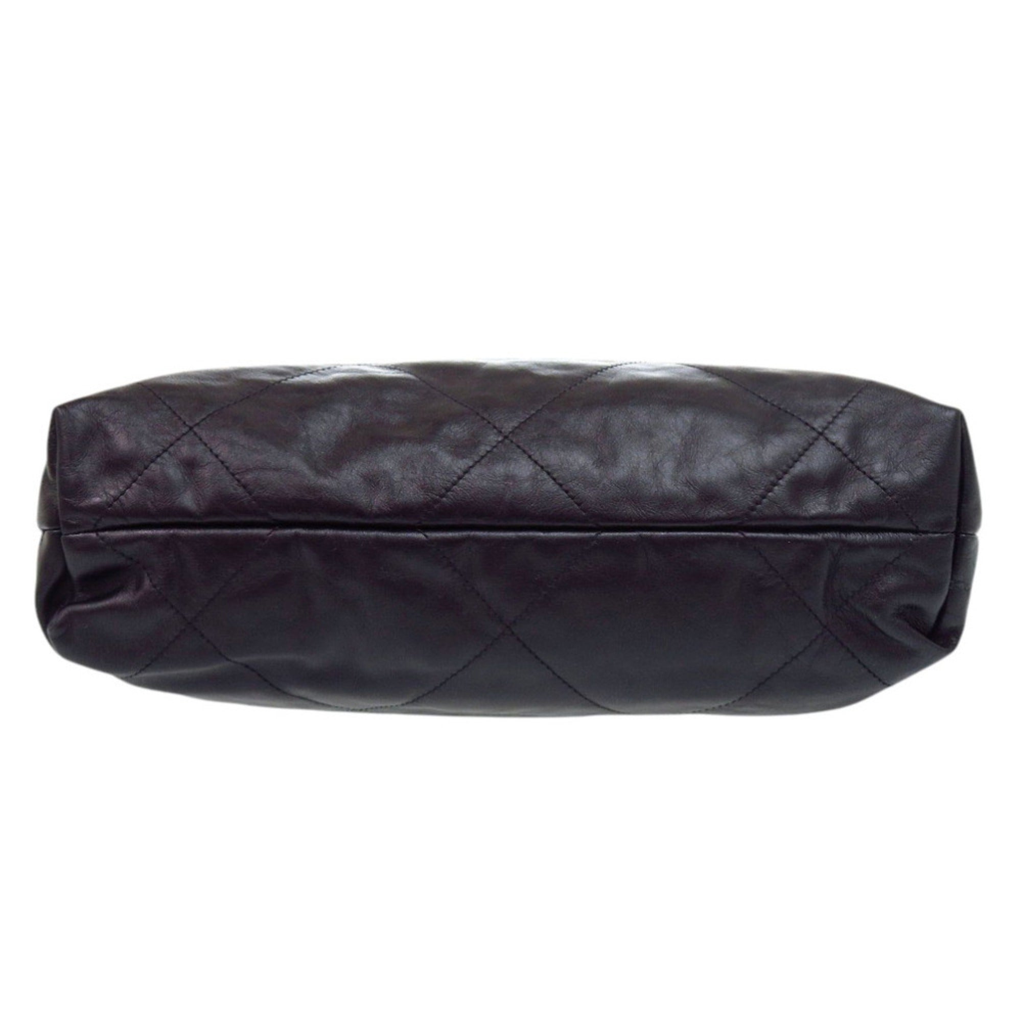 Chanel Black Leather Pouch Shoulder Bag (Pre-Owned)