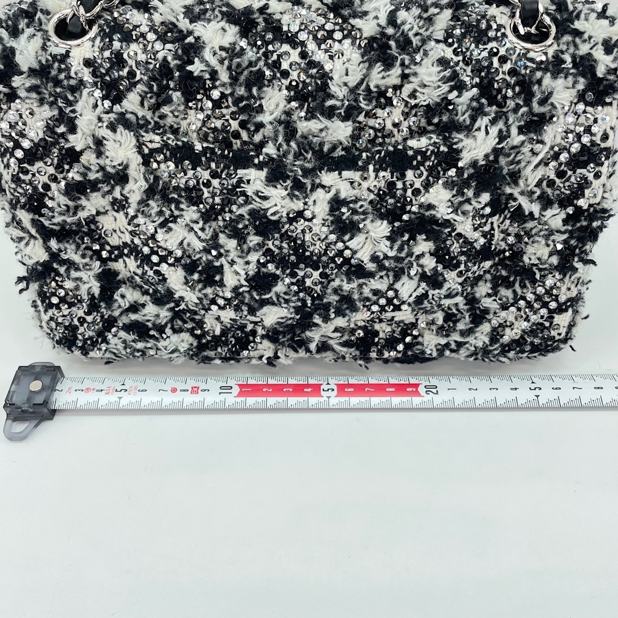 Chanel Black Shoulder Bag (Pre-Owned)