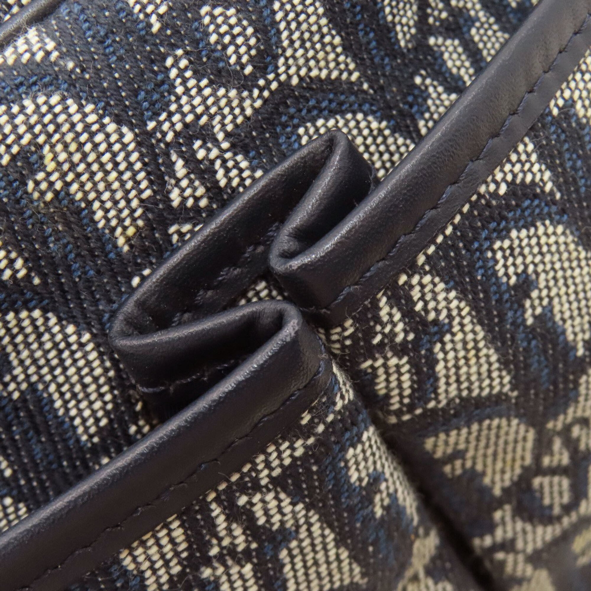 Christian Dior Trotter Navy Canvas Shoulder Bag (Pre-Owned)