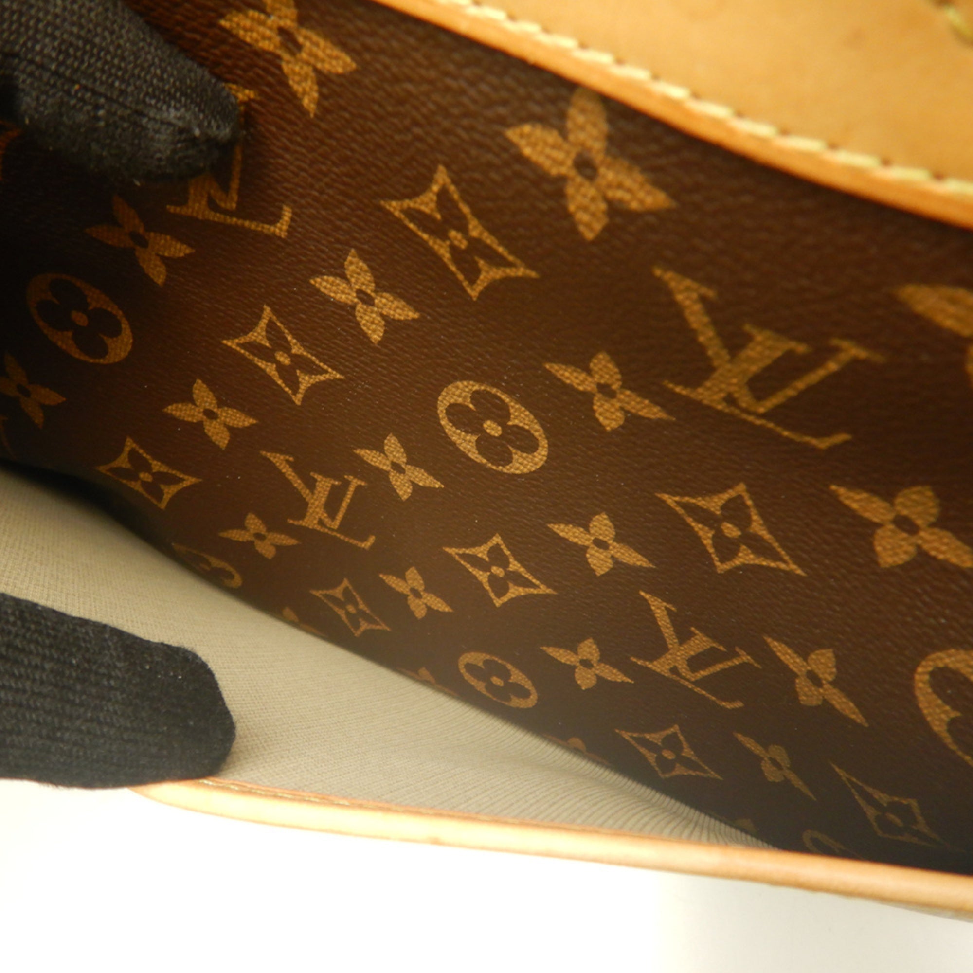 Louis Vuitton Brown Monogram Monogram Handbag (Pre-Owned)