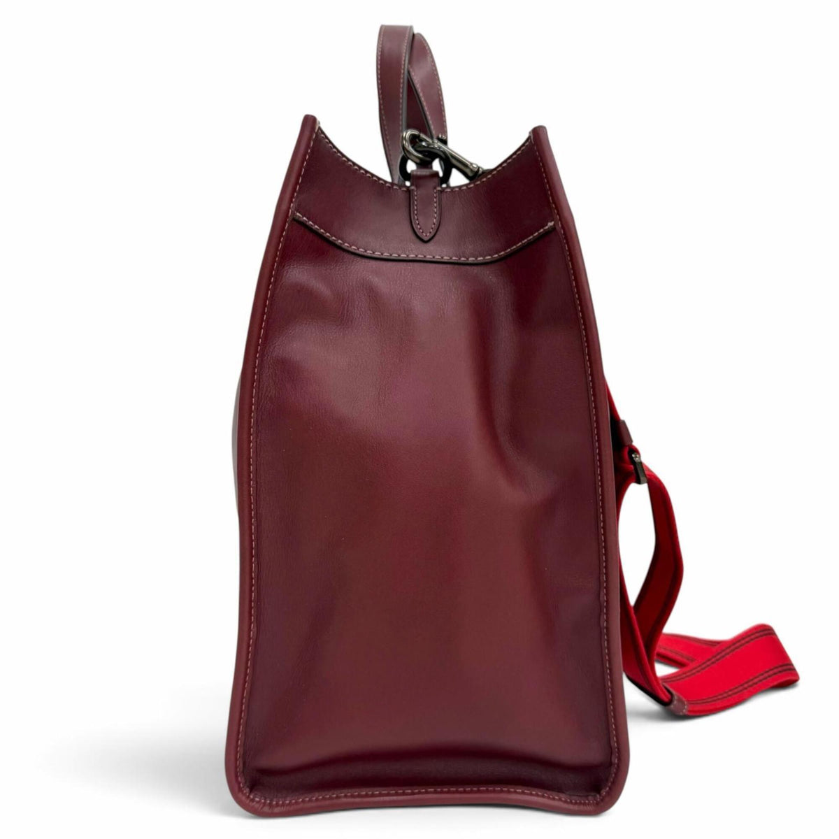 Coach Wine Leather Shoulder Bag (Pre-Owned)
