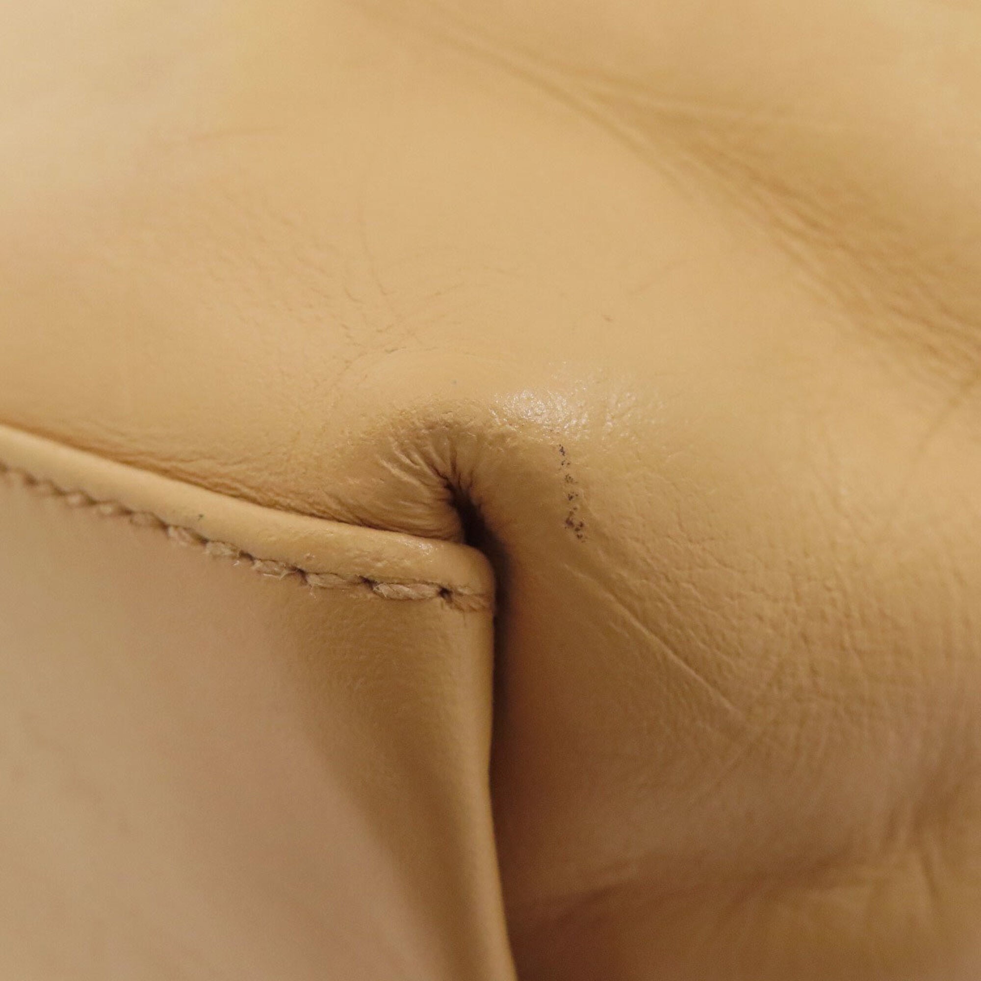 Chanel Beige Leather Tote Bag (Pre-Owned)
