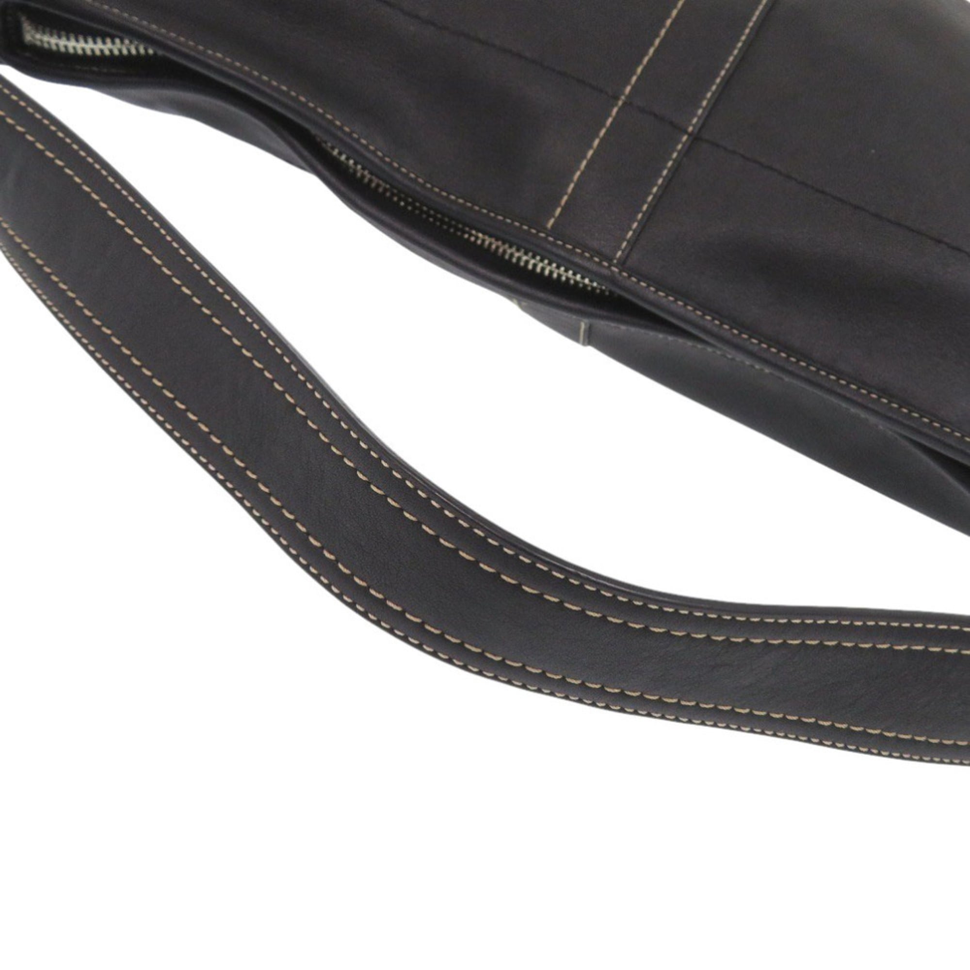 Coach Black Leather Shoulder Bag (Pre-Owned)