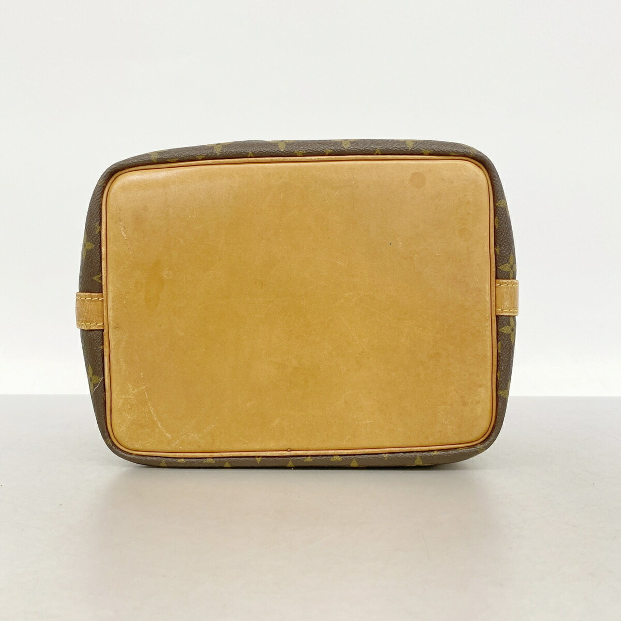 Louis Vuitton Brown Shoulder Bag (Pre-Owned)