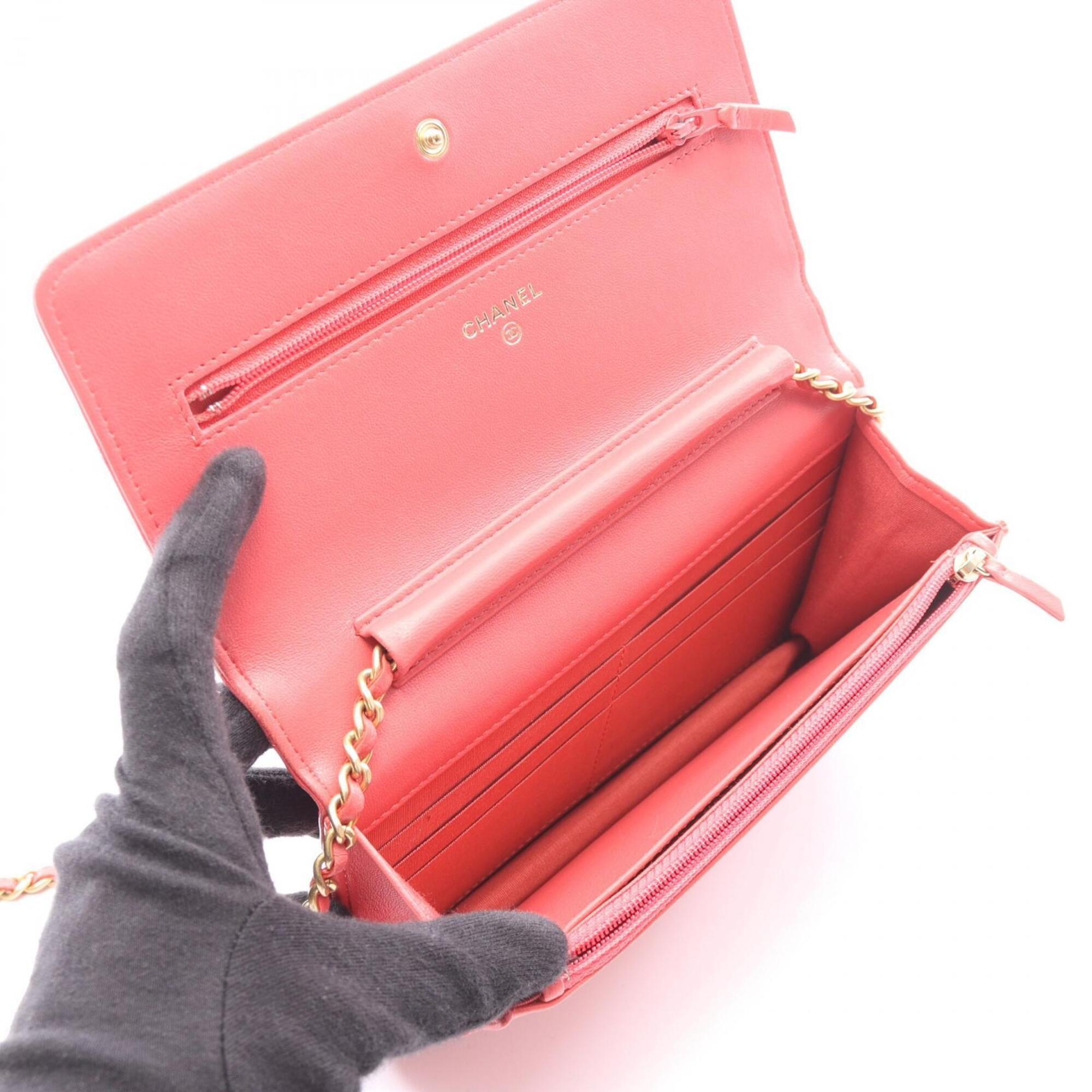 Chanel Pink Leather Handbag Shoulder Bag (Pre-Owned)