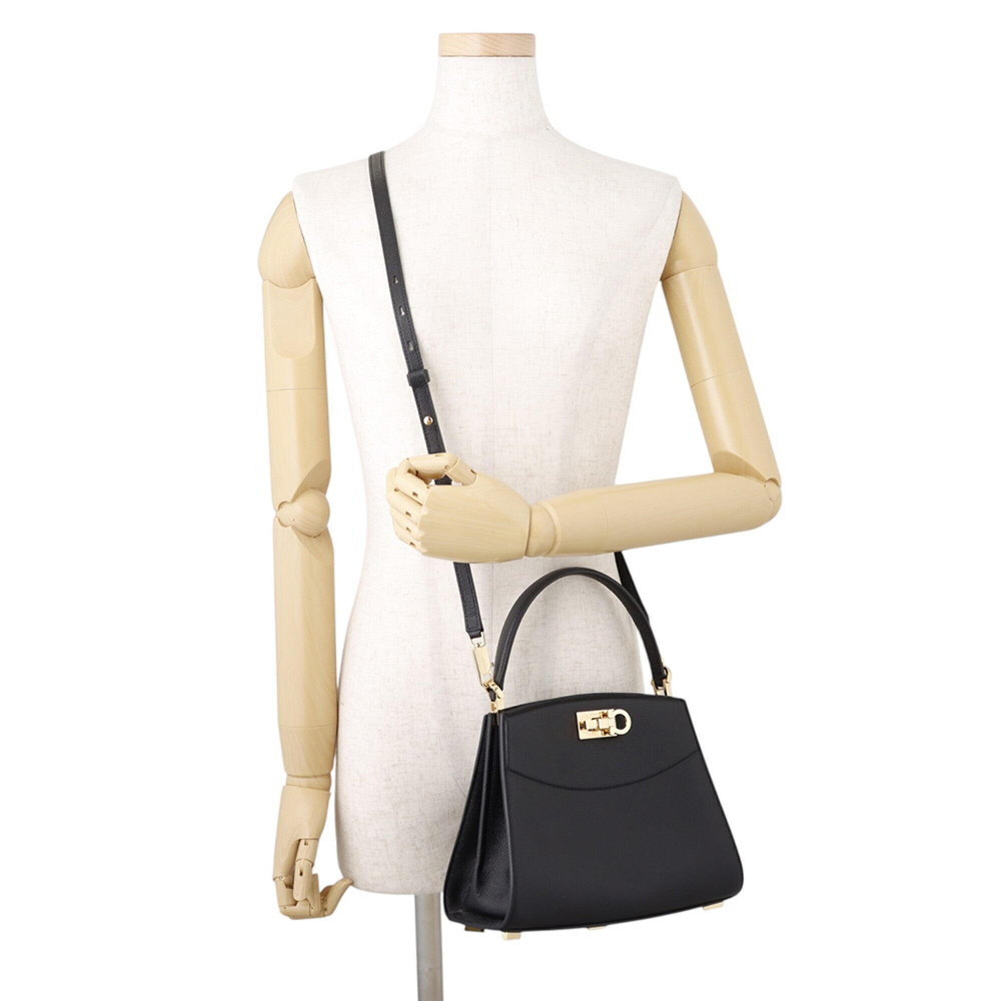 Salvatore Ferragamo Black Leather Handbag (Pre-Owned)