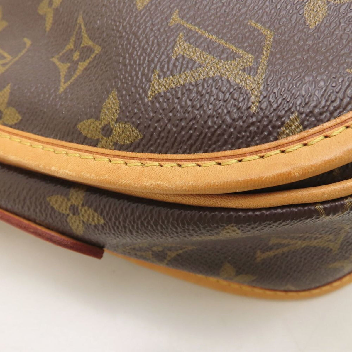 Louis Vuitton Brown Monogram Monogram Shoulder Bag (Pre-Owned)