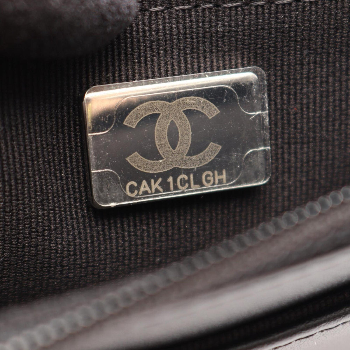 Chanel Black Grained Calfskin Handbag Shoulder Bag (Pre-Owned)