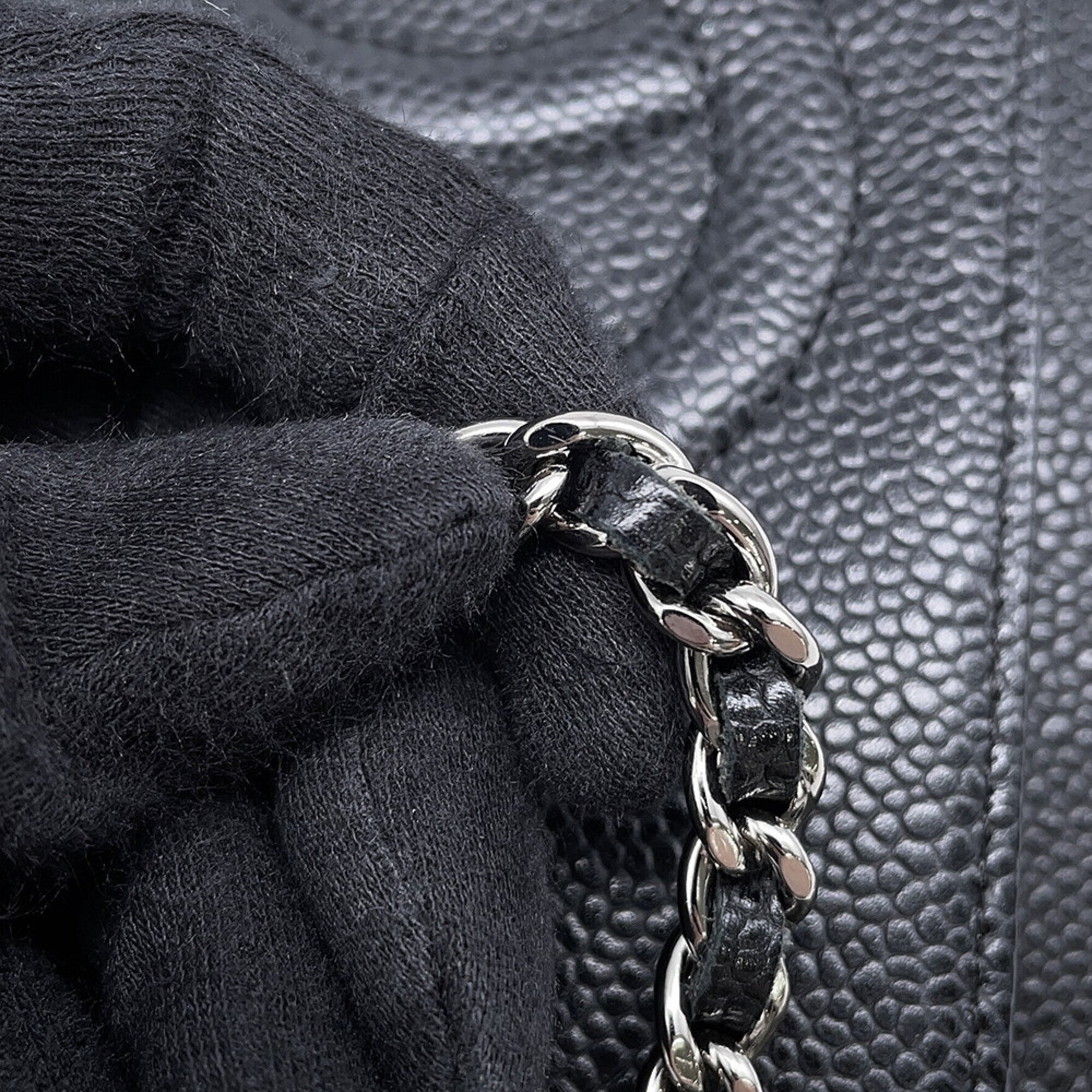 Chanel Black Grained Calfskin Shoulder Bag (Pre-Owned)