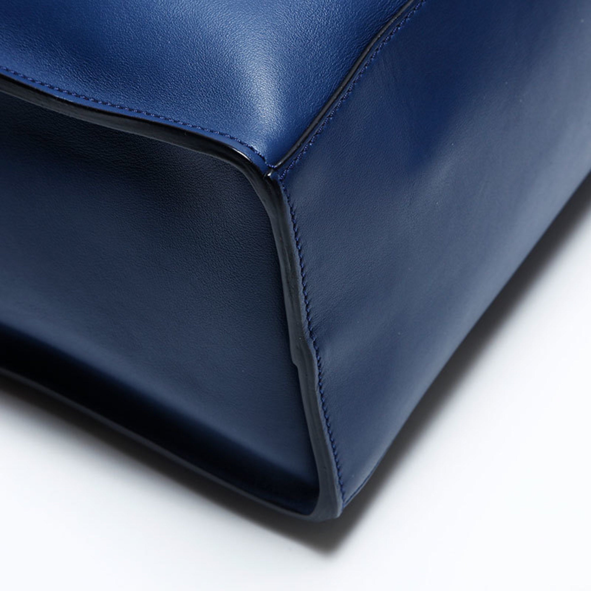 Fendi Navy Shoulder Bag (Pre-Owned)