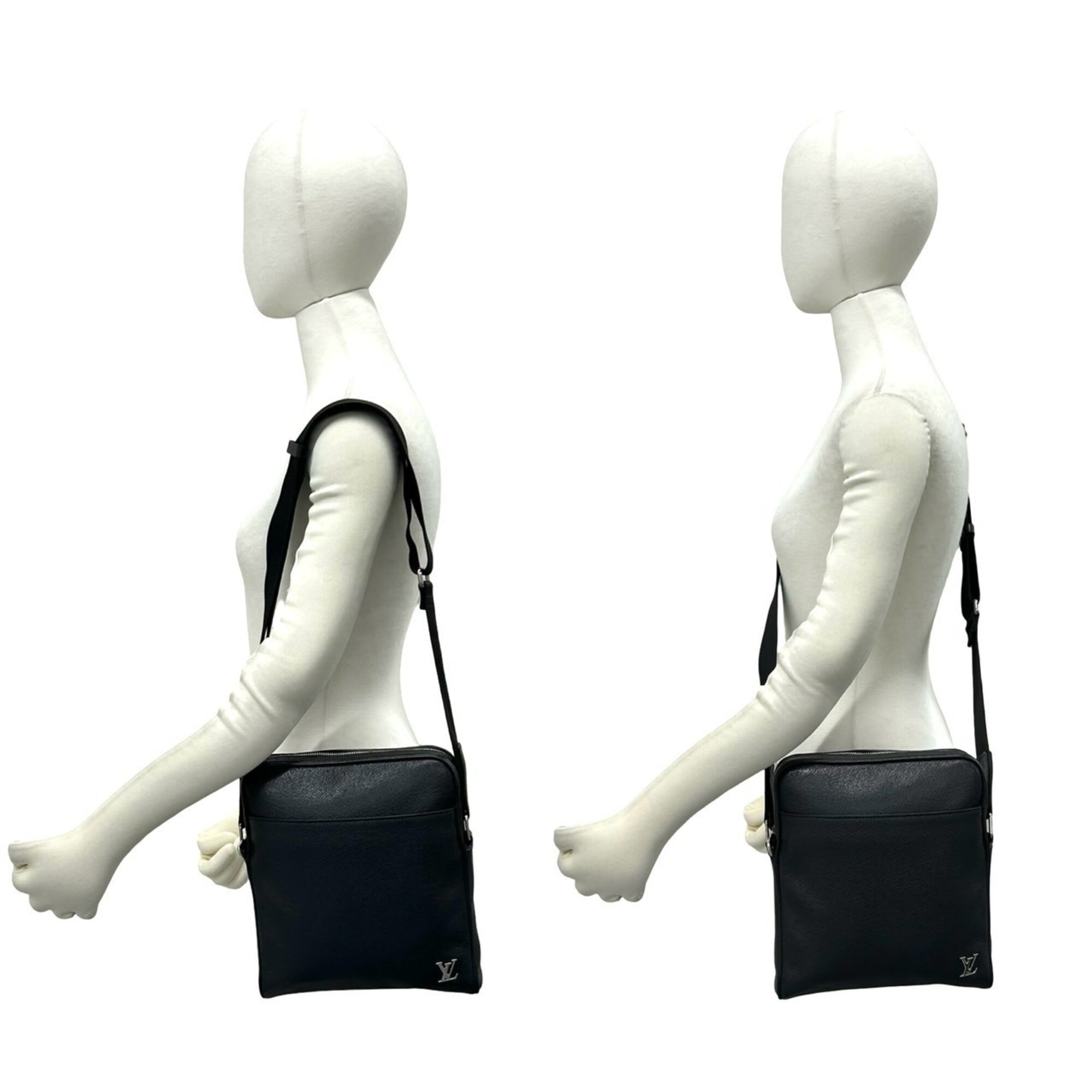 Louis Vuitton Black Leather Pochette Shoulder Bag (Pre-Owned)