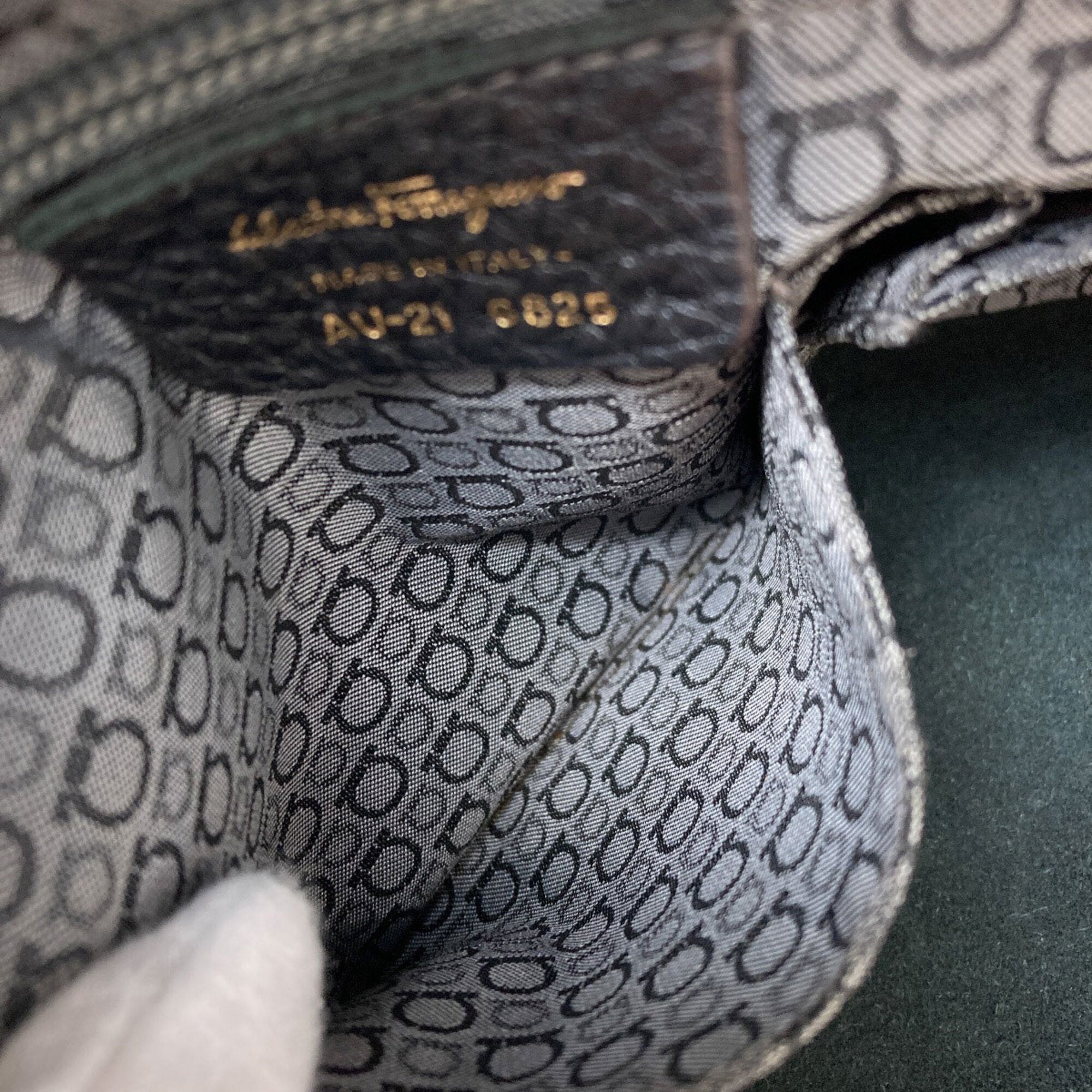 Salvatore Ferragamo Black Leather Tote Bag (Pre-Owned)