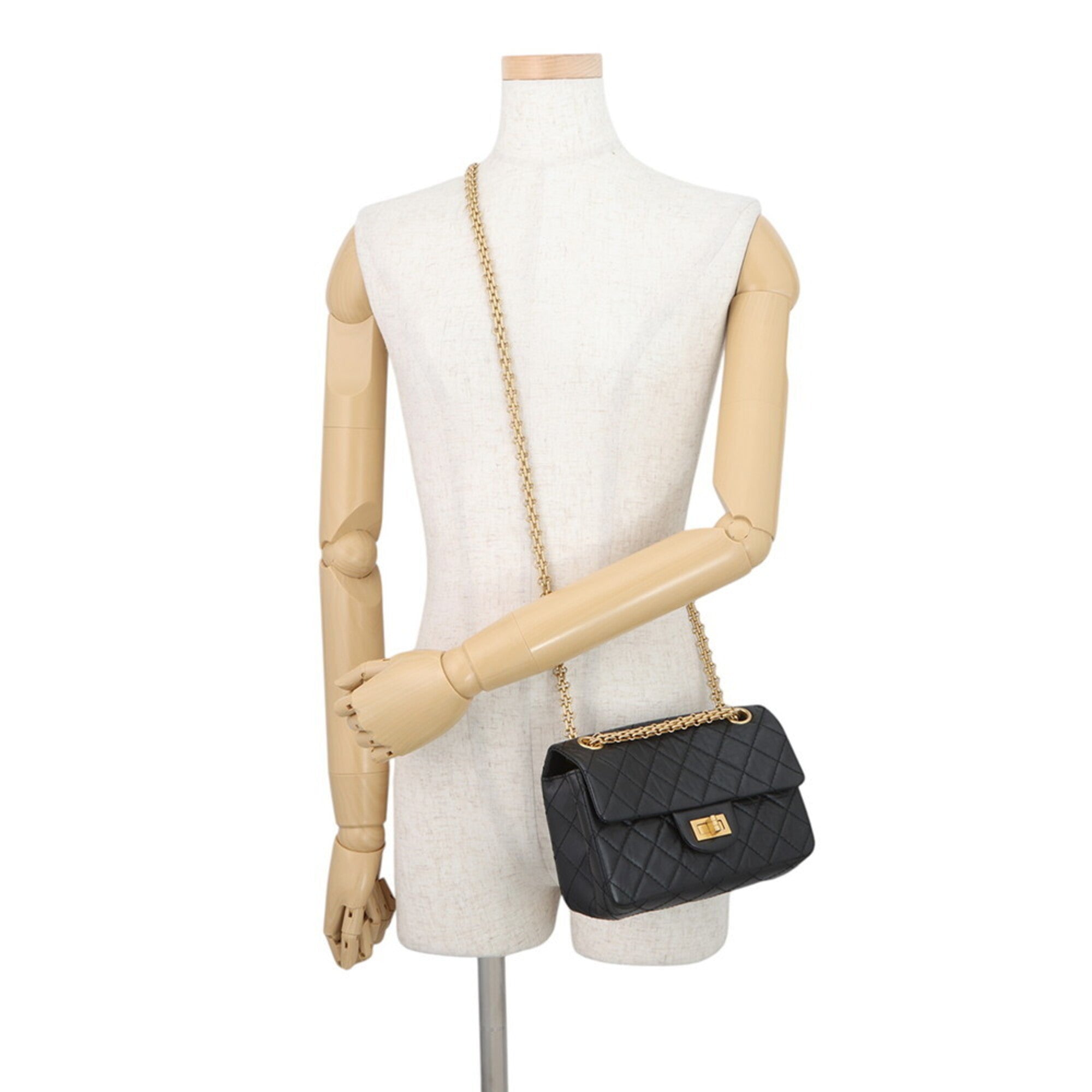 Chanel Black Leather Shoulder Bag (Pre-Owned)