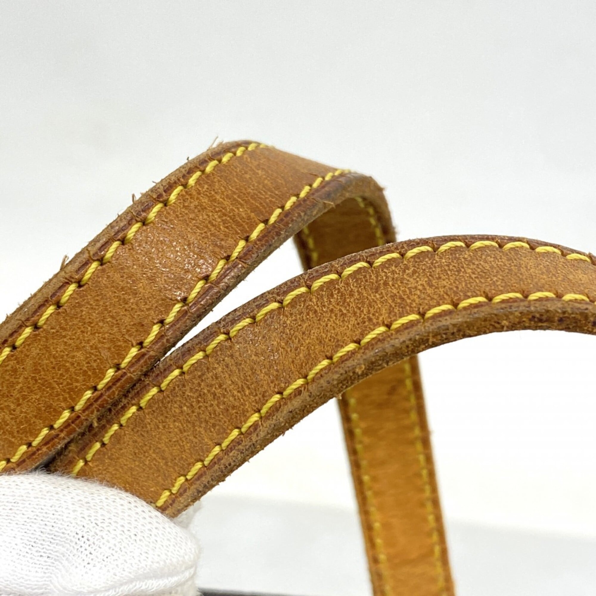 Louis Vuitton Brown Handbag (Pre-Owned)
