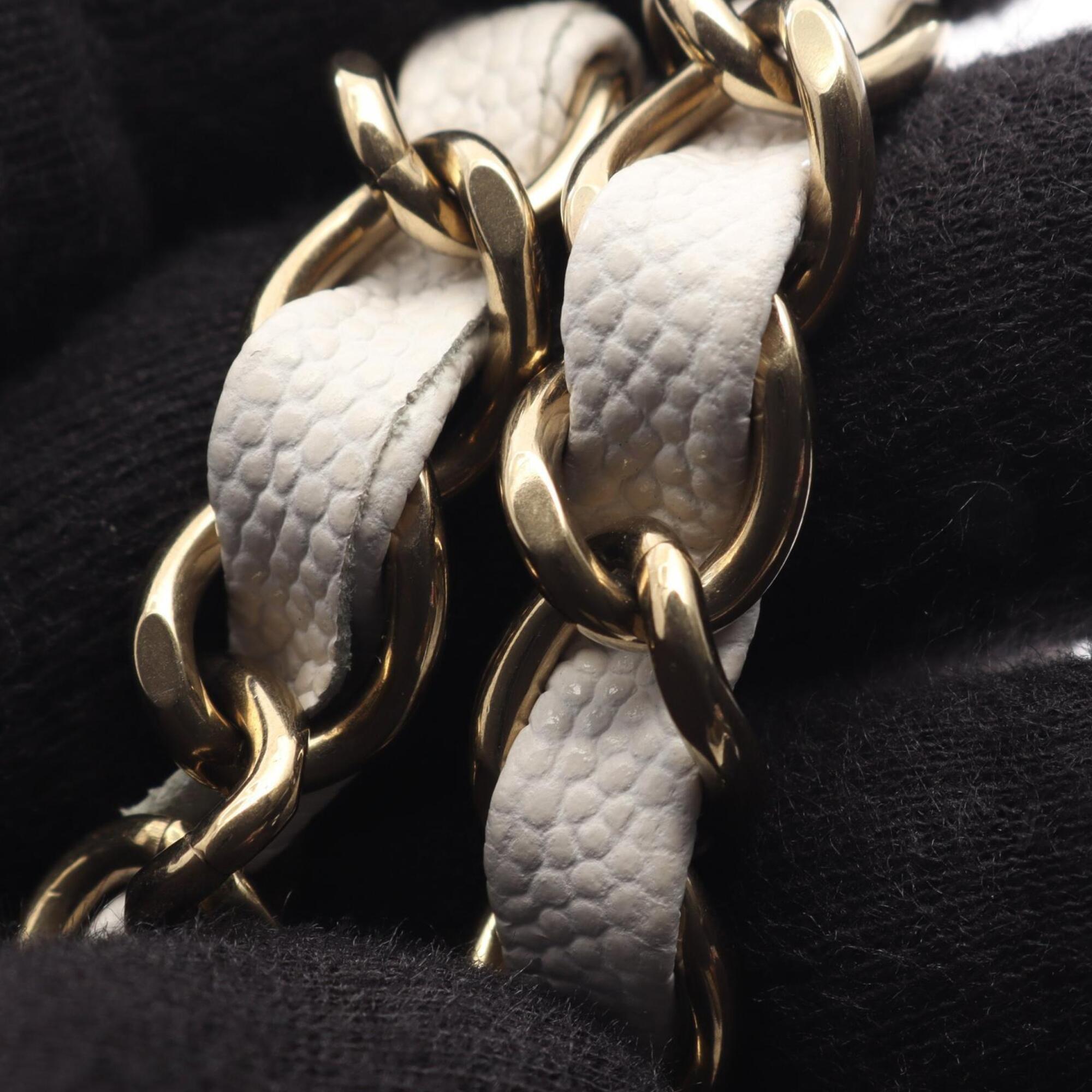 Chanel White Grained Calfskin Handbag Shoulder Bag (Pre-Owned)