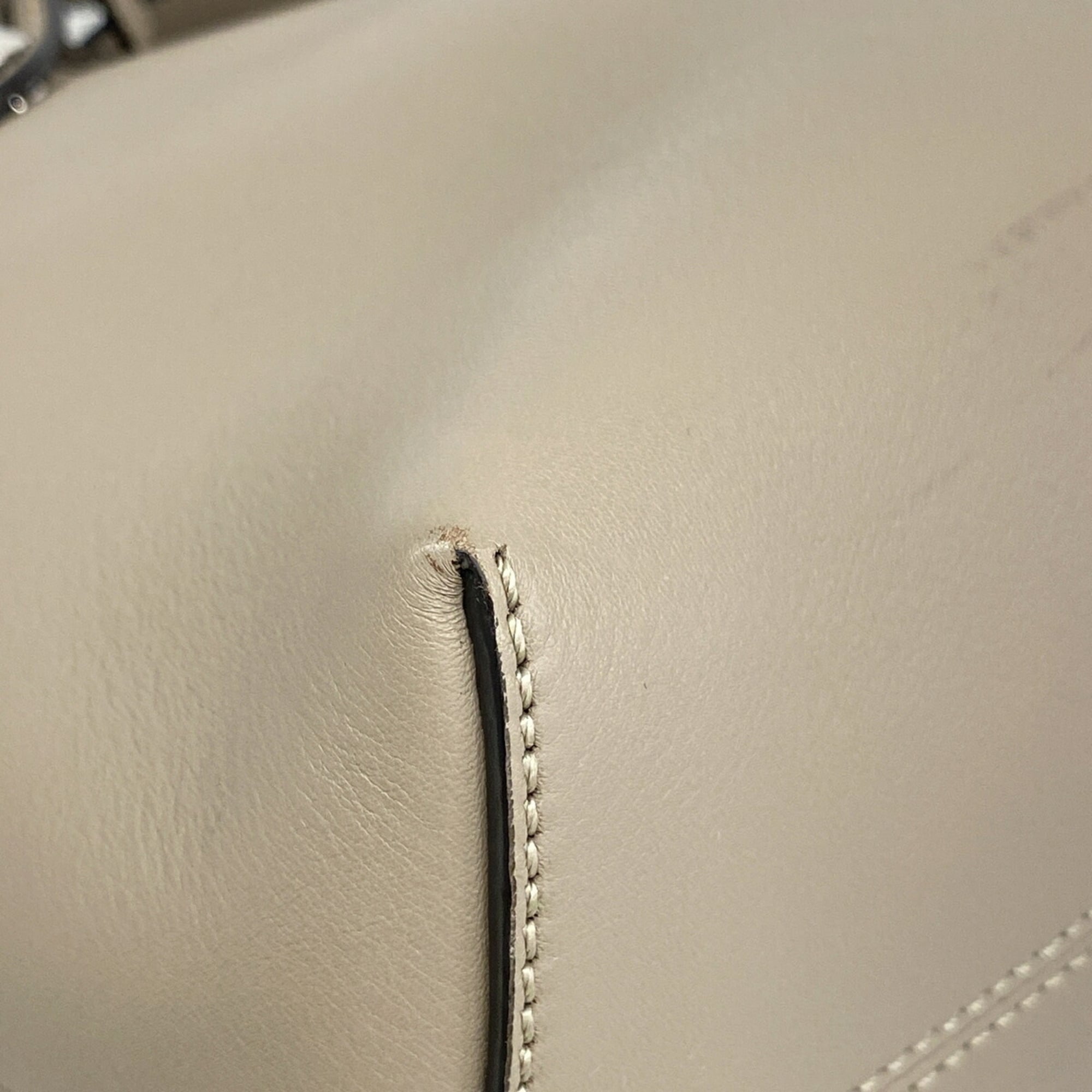 Fendi Gray Leather Handbag (Pre-Owned)
