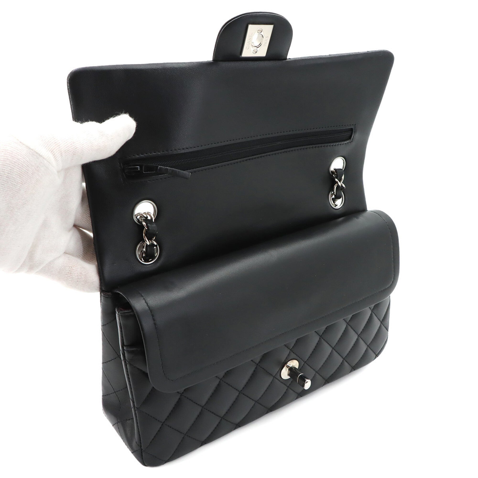 Chanel Black Leather Handbag Shoulder Bag (Pre-Owned)