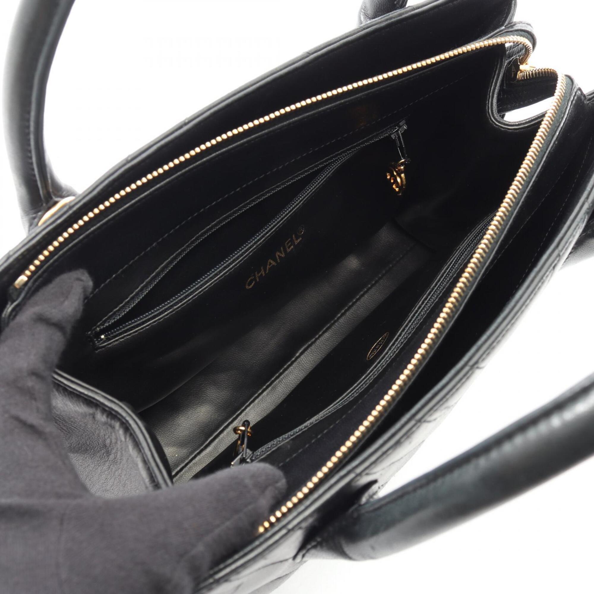 Chanel Black Leather Handbag (Pre-Owned)