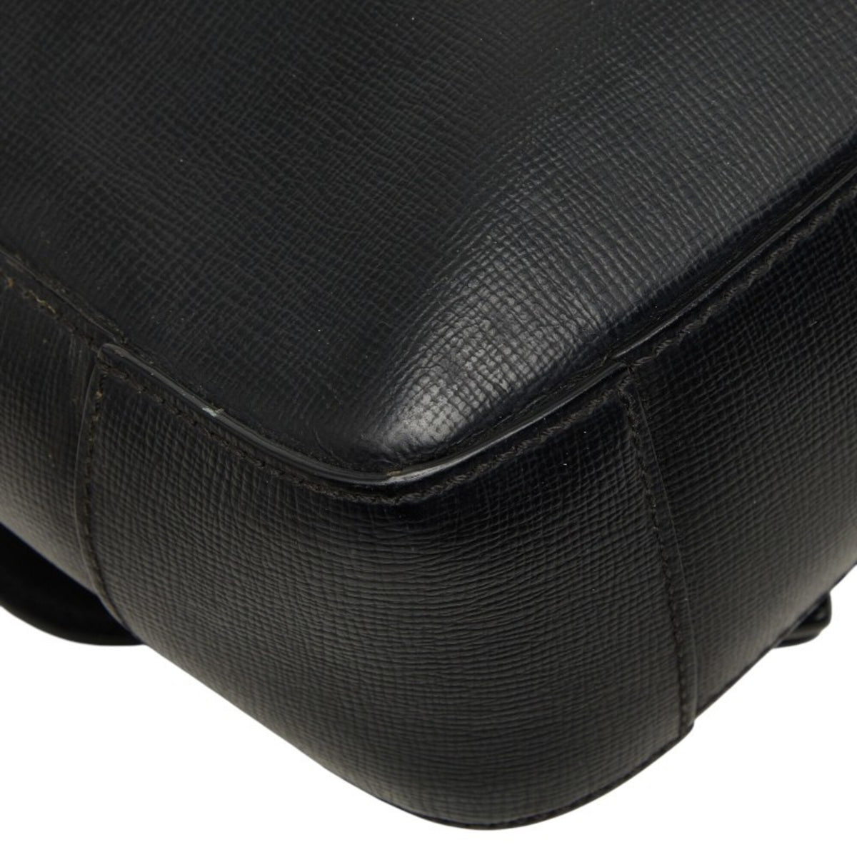 Burberry Black Leather Shoulder Bag (Pre-Owned)