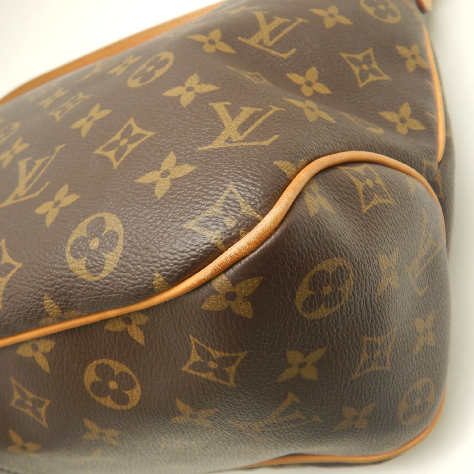 Louis Vuitton Brown Monogram Canvas Shoulder Bag (Pre-Owned)