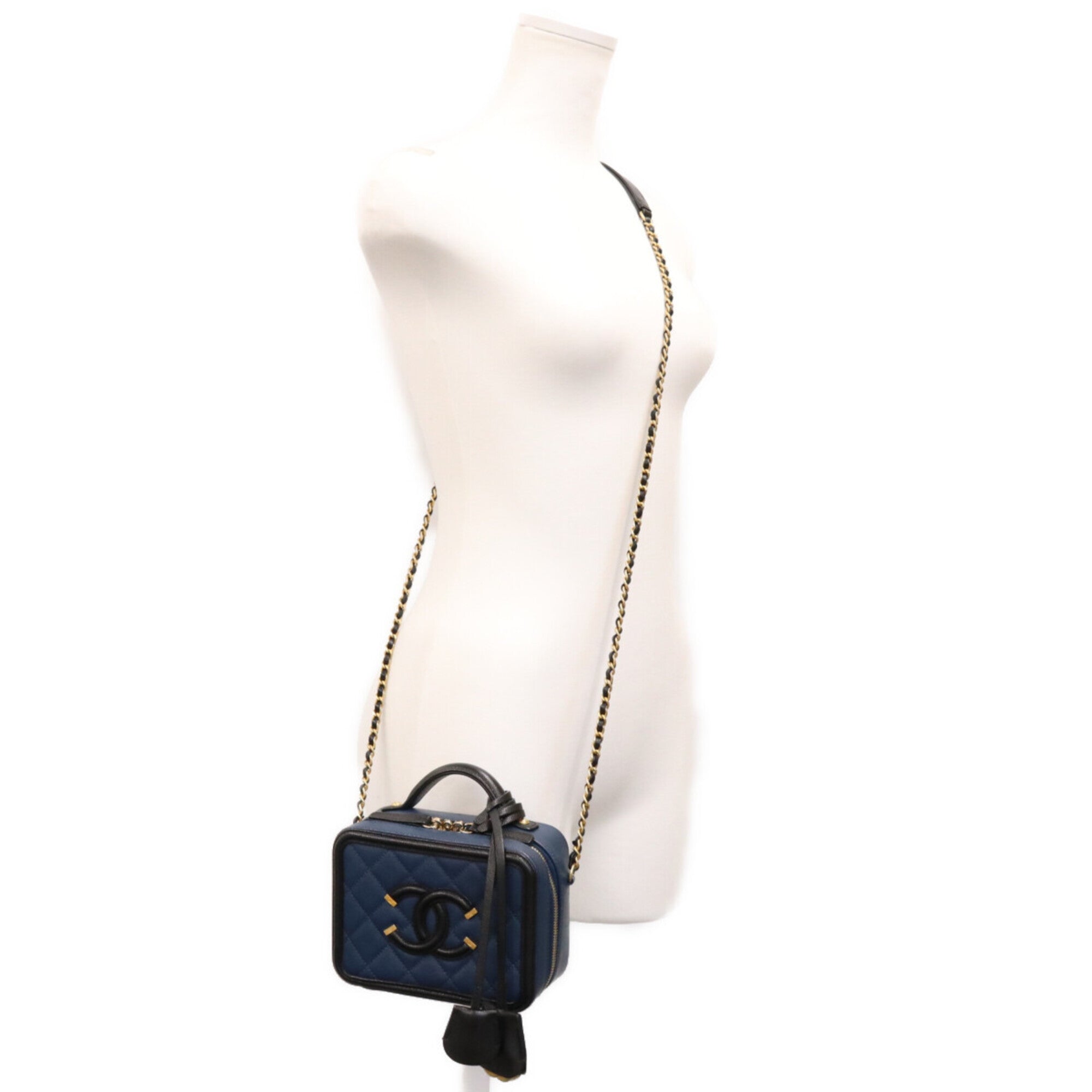 Chanel Black Blue Grained Calfskin Shoulder Bag (Pre-Owned)