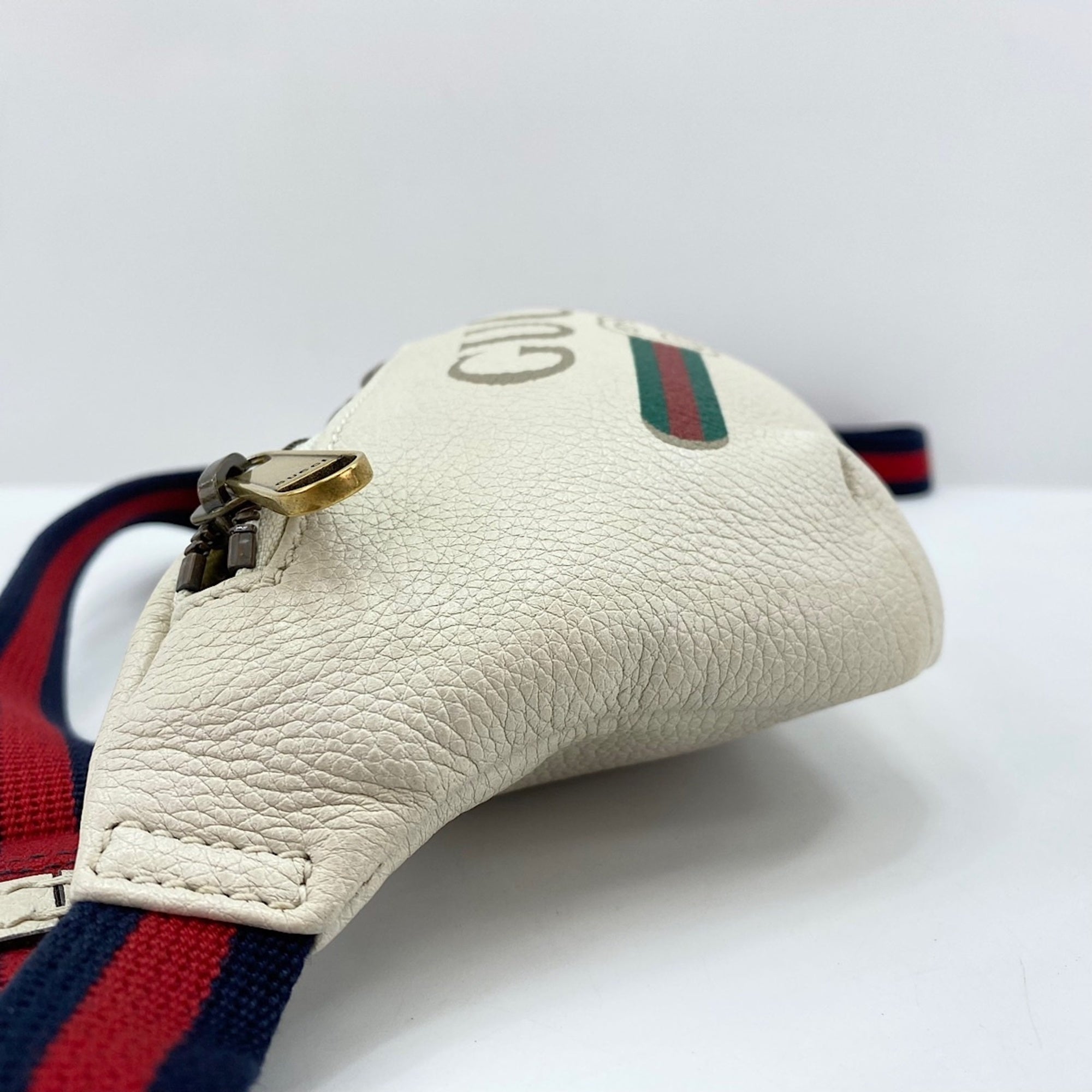 Gucci White Leather Sling Bag (Pre-Owned)