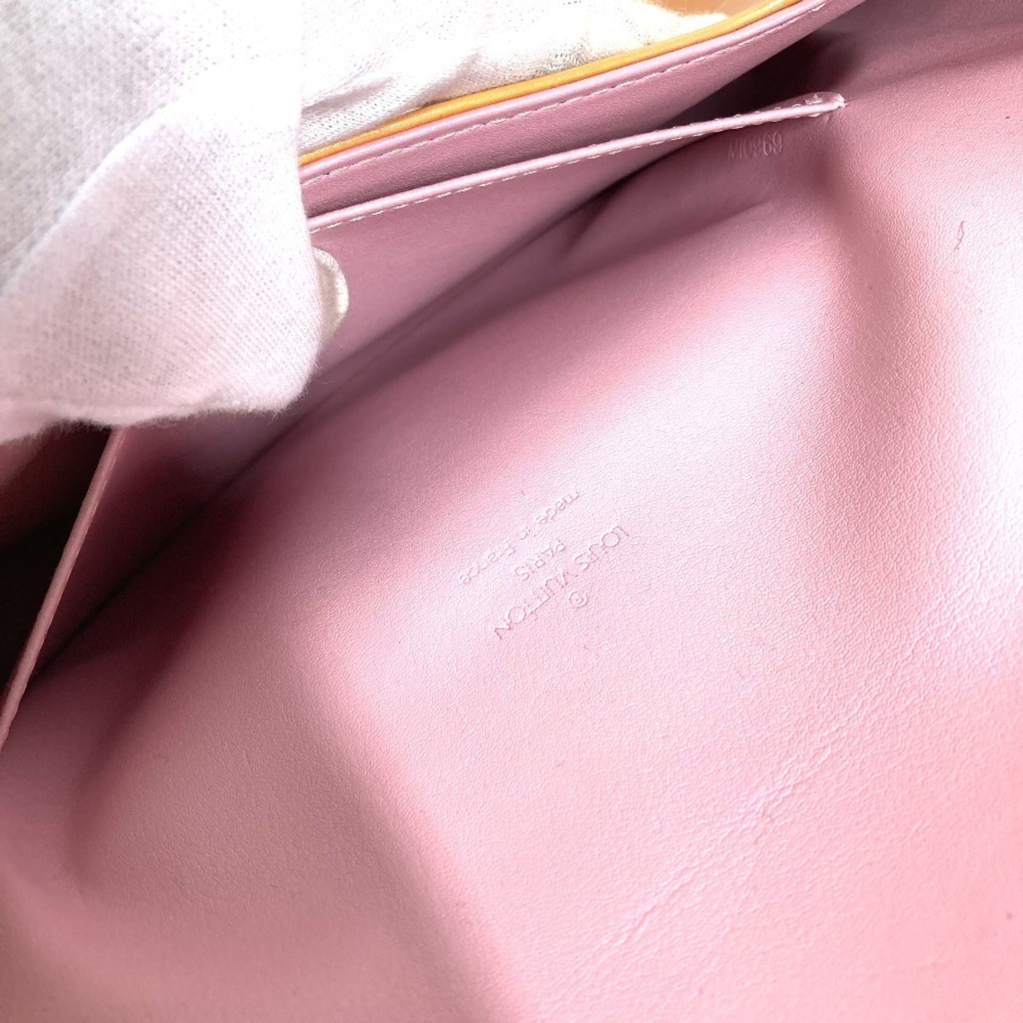 Louis Vuitton Pink Monogram Vernis Shoulder Bag (Pre-Owned)