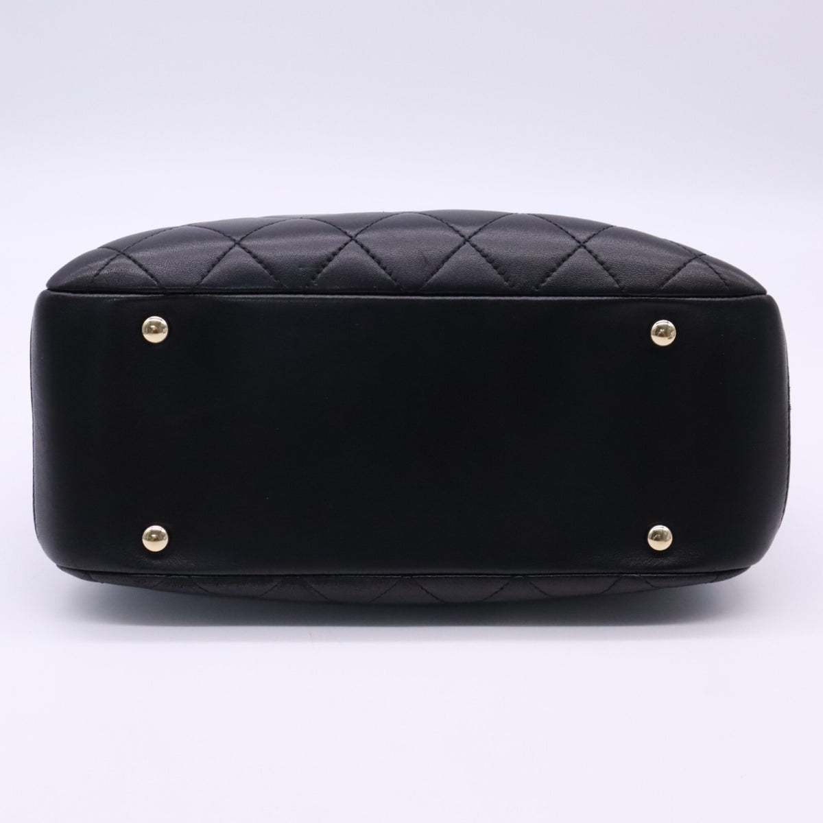 Chanel Matelasse Black Leather Handbag (Pre-Owned)