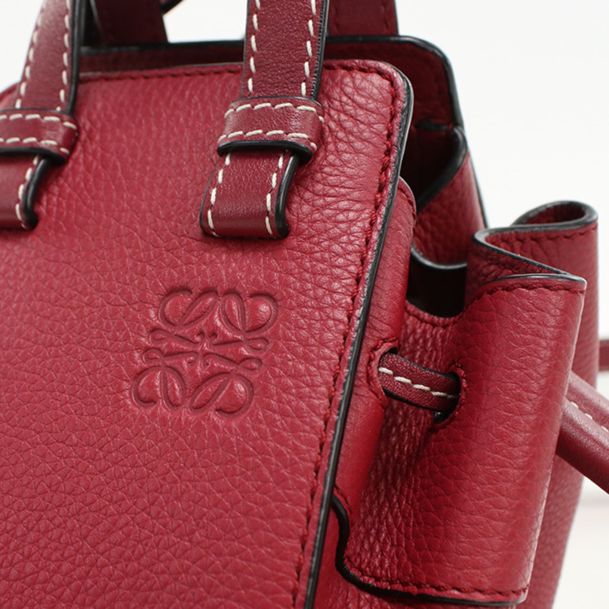 Loewe Red Color Leather Shoulder Bag (Pre-Owned)