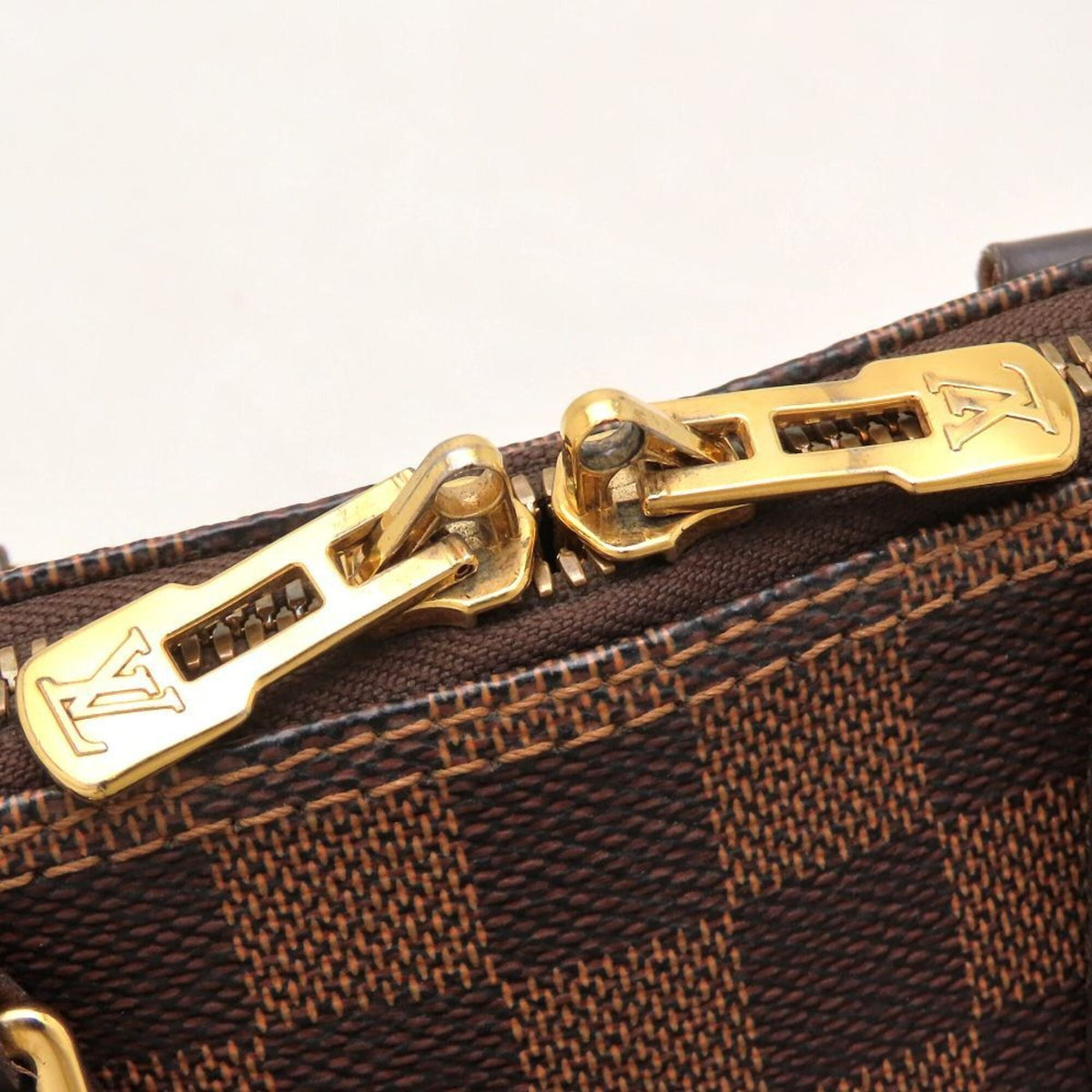 Louis Vuitton Damier Ebene Damier Canvas Handbag (Pre-Owned)