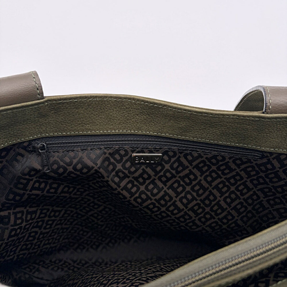 Bally Green Khaki Suede Leather Shoulder Bag Tote Bag (Pre-Owned)