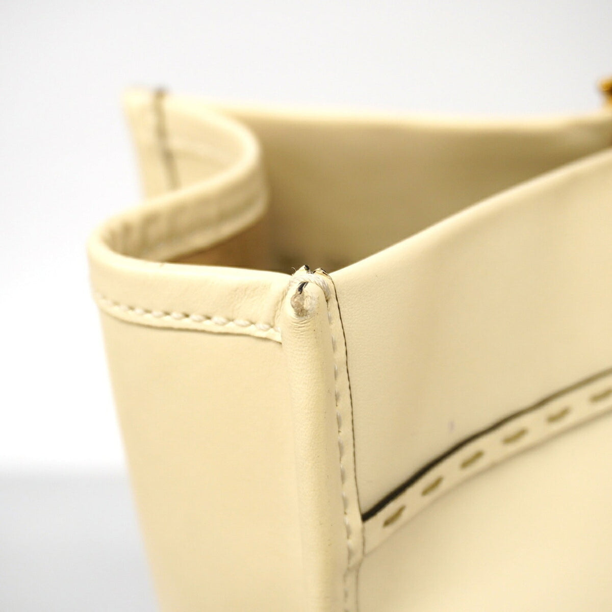 Fendi Ivory Leather Tote Bag (Pre-Owned)