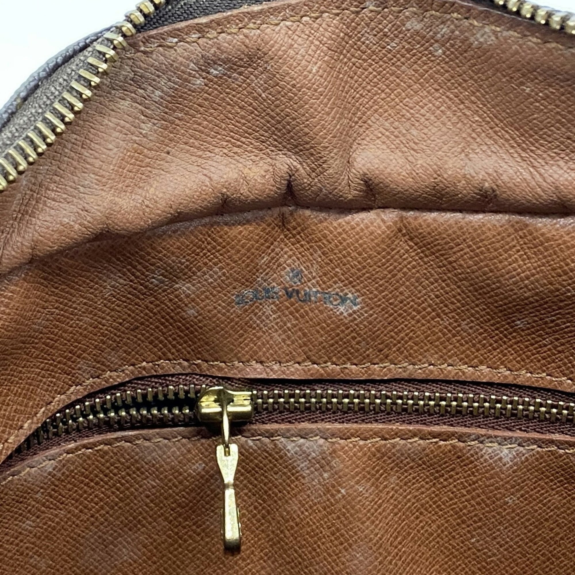 Louis Vuitton Brown Shoulder Bag (Pre-Owned)