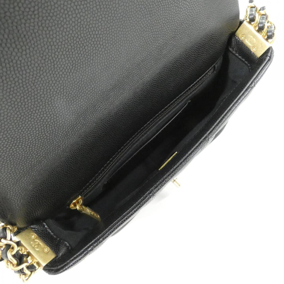 Chanel Black Grained Calfskin Shoulder Bag (Pre-Owned)